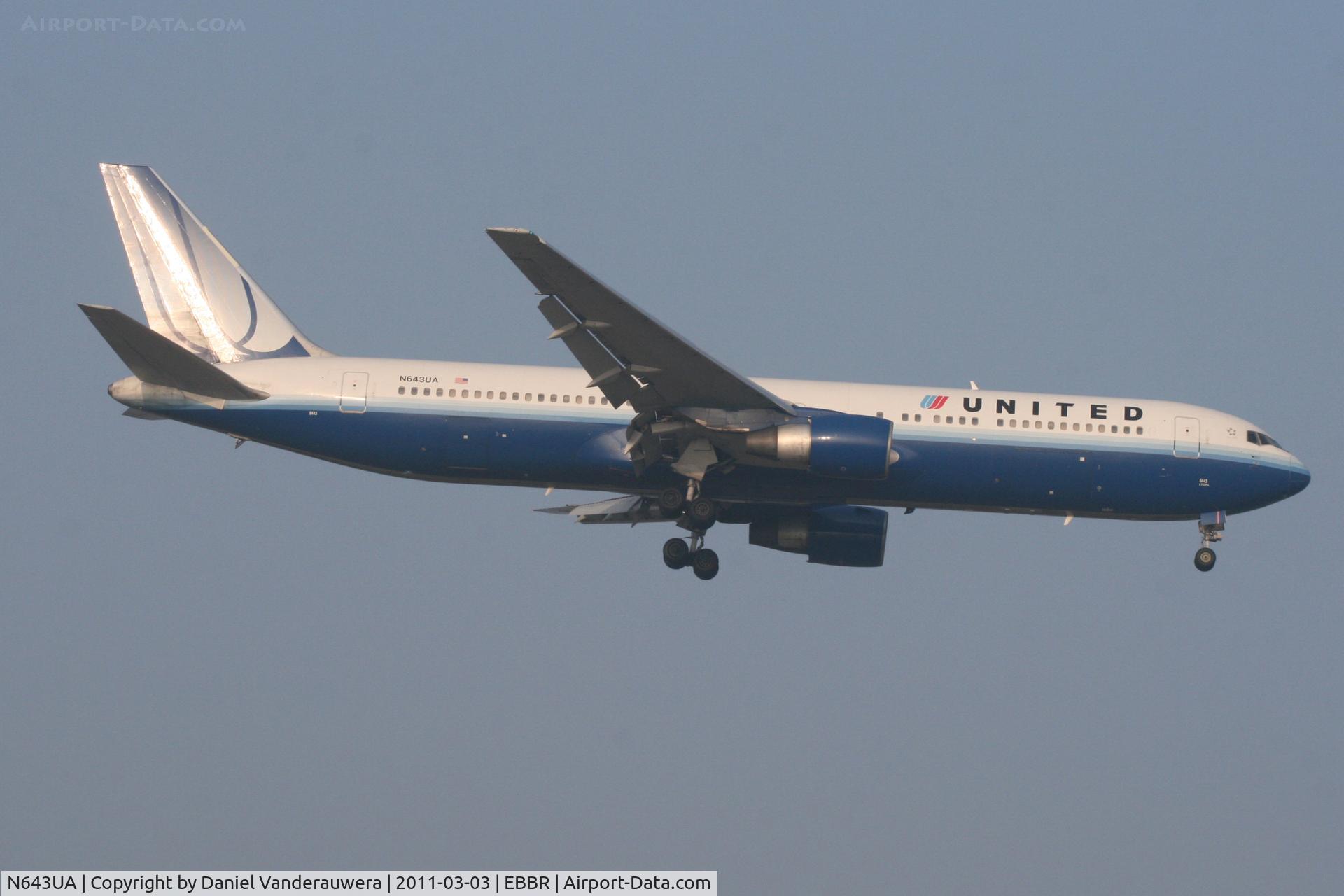 N643UA, 1991 Boeing 767-322/ER C/N 25093, Arrival of flight UA972 to RWY 02