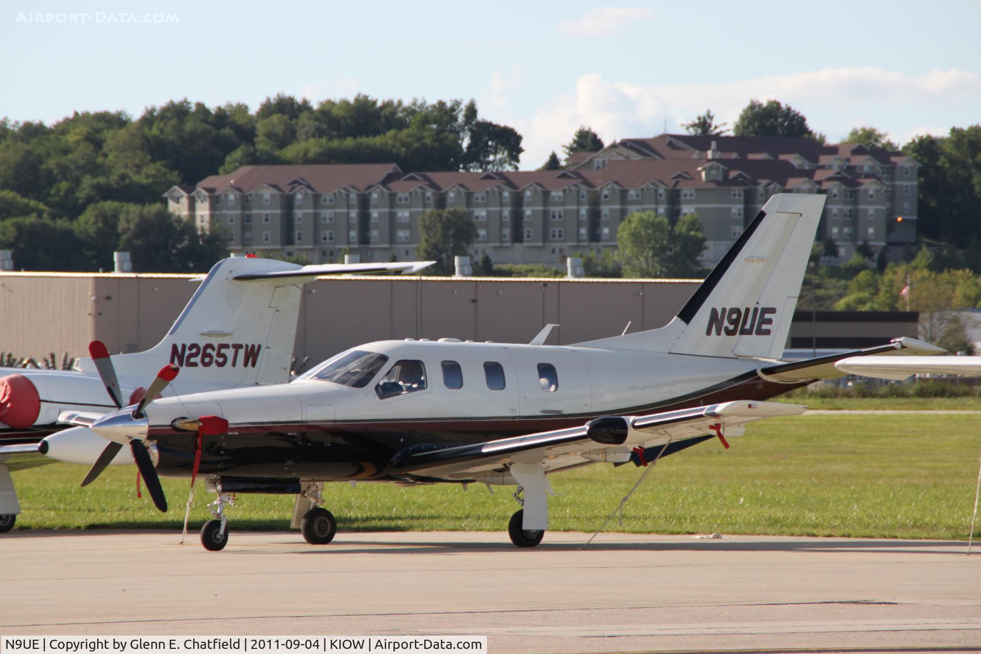 N9UE, 2002 Socata TBM-700 C/N 224, Parked on the ramp