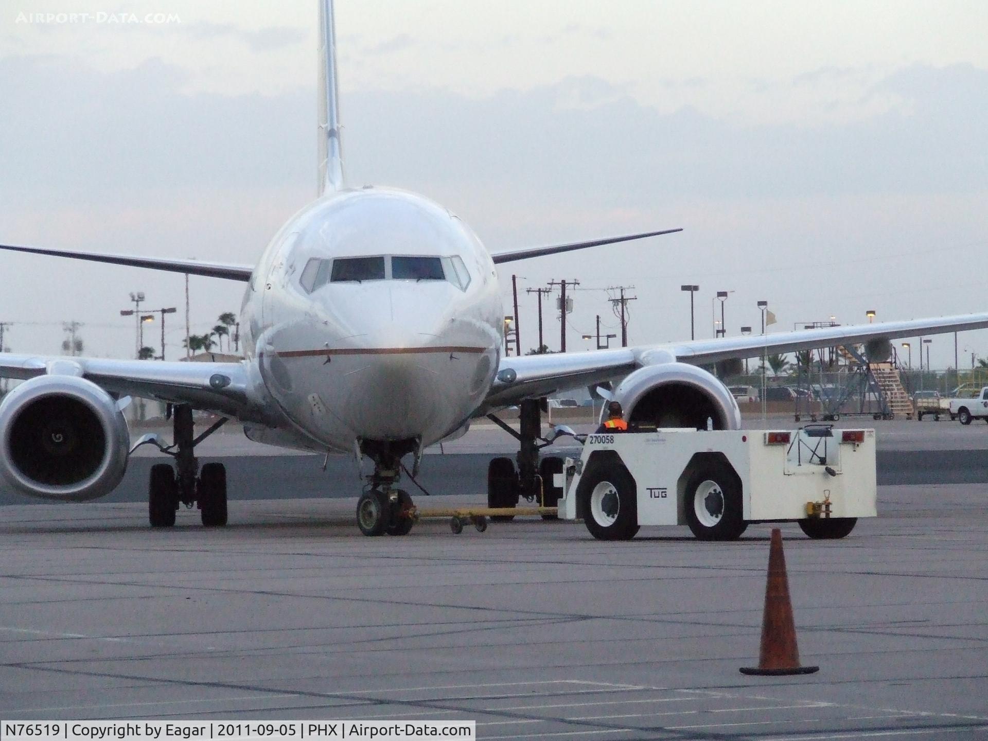 N76519, 2009 Boeing 737-824 C/N 30132, A good buddy pushing her back