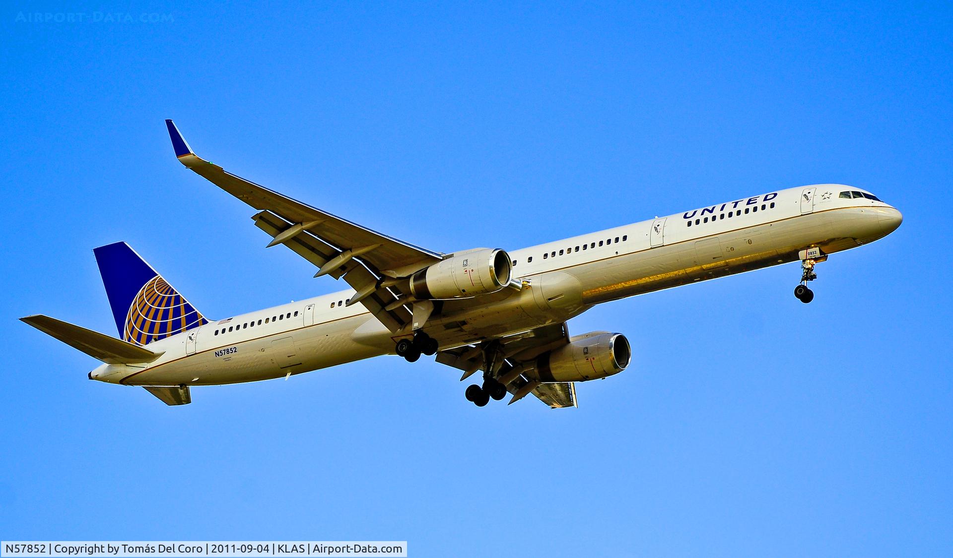 N57852, 2001 Boeing 757-324 C/N 32811, United Airlines Boeing 757-324 N57852 / 0852 (cn 32811/995)

Las Vegas - McCarran International (LAS / KLAS)
USA - Nevada, September 4, 2011
Photo: Tomás Del Coro