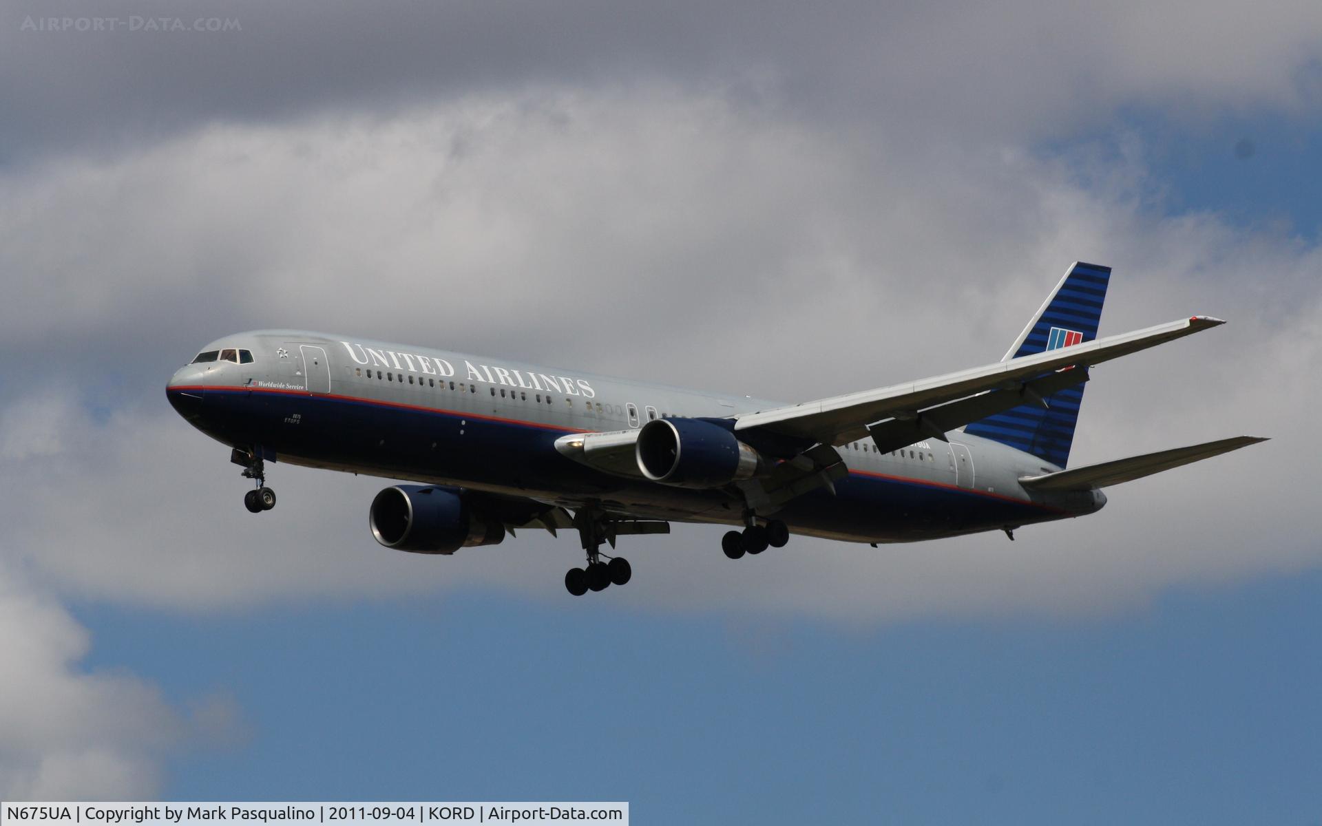 N675UA, 2000 Boeing 767-322 C/N 29243, Boeing 767-300