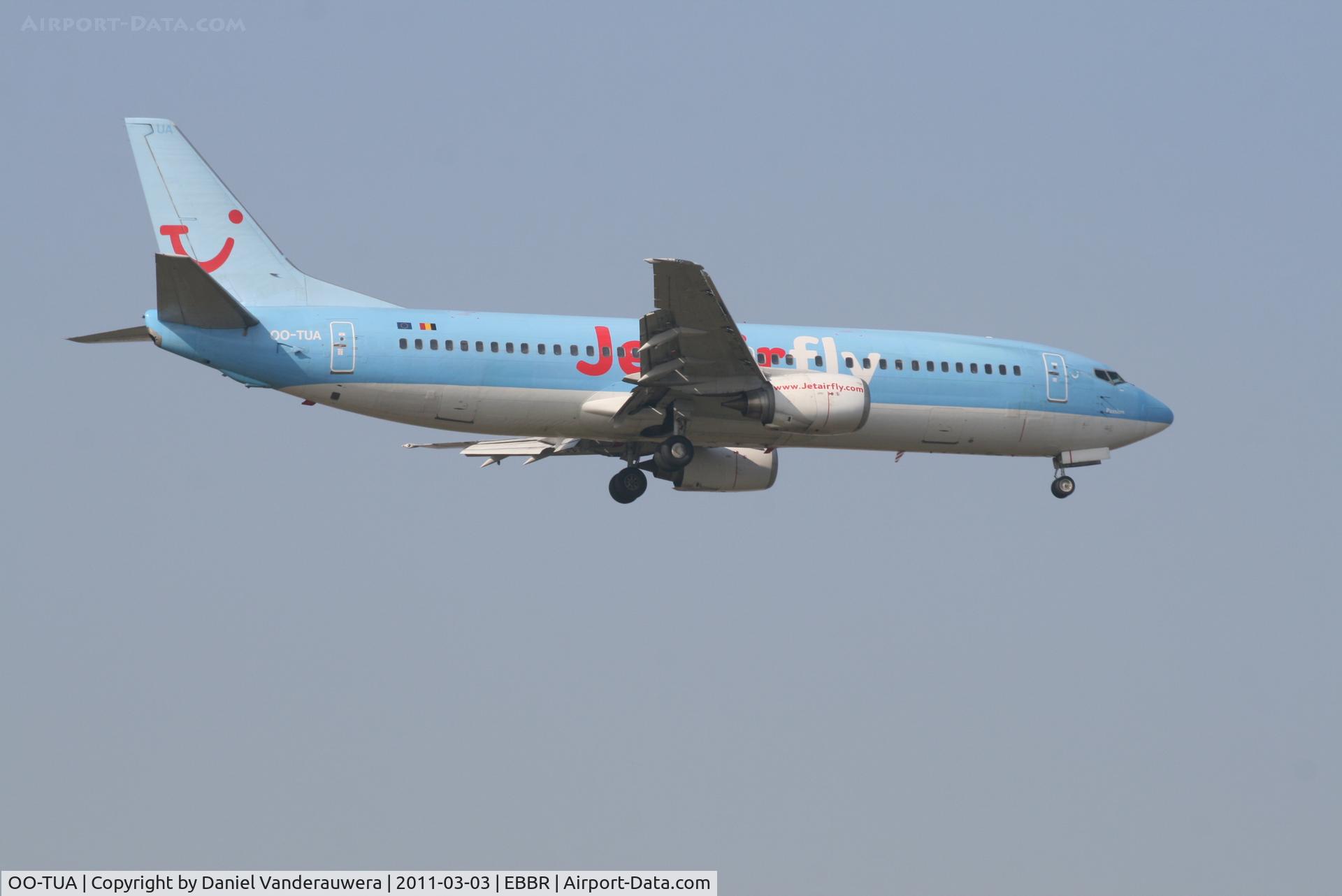 OO-TUA, 1989 Boeing 737-4K5 C/N 24127, Flight JAF4158 is descending to RWY 02