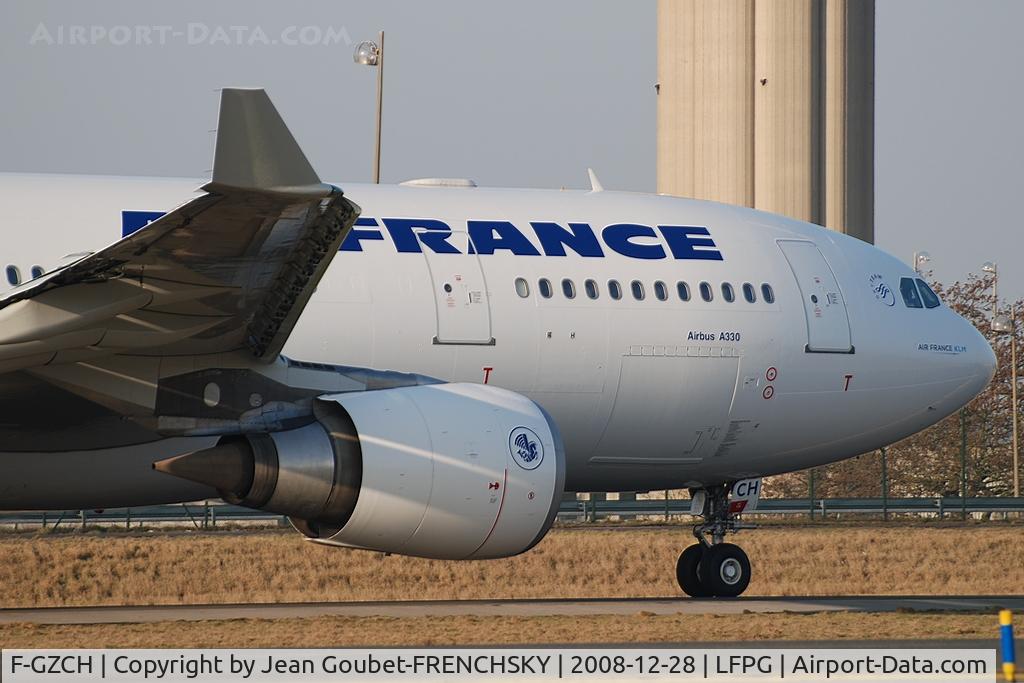 F-GZCH, 2000 Airbus A330-243 C/N 500, aux //