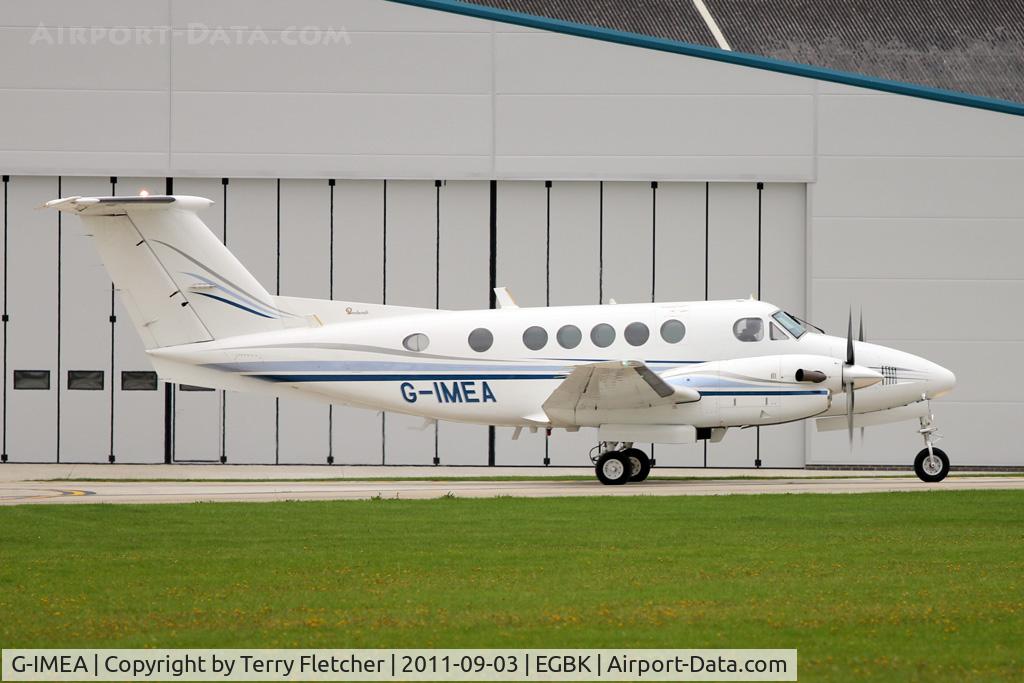 G-IMEA, 1977 Beech 200 Super King Air C/N BB-302, 1977 Beech BEECH 200, c/n: BB-302 At Sywell