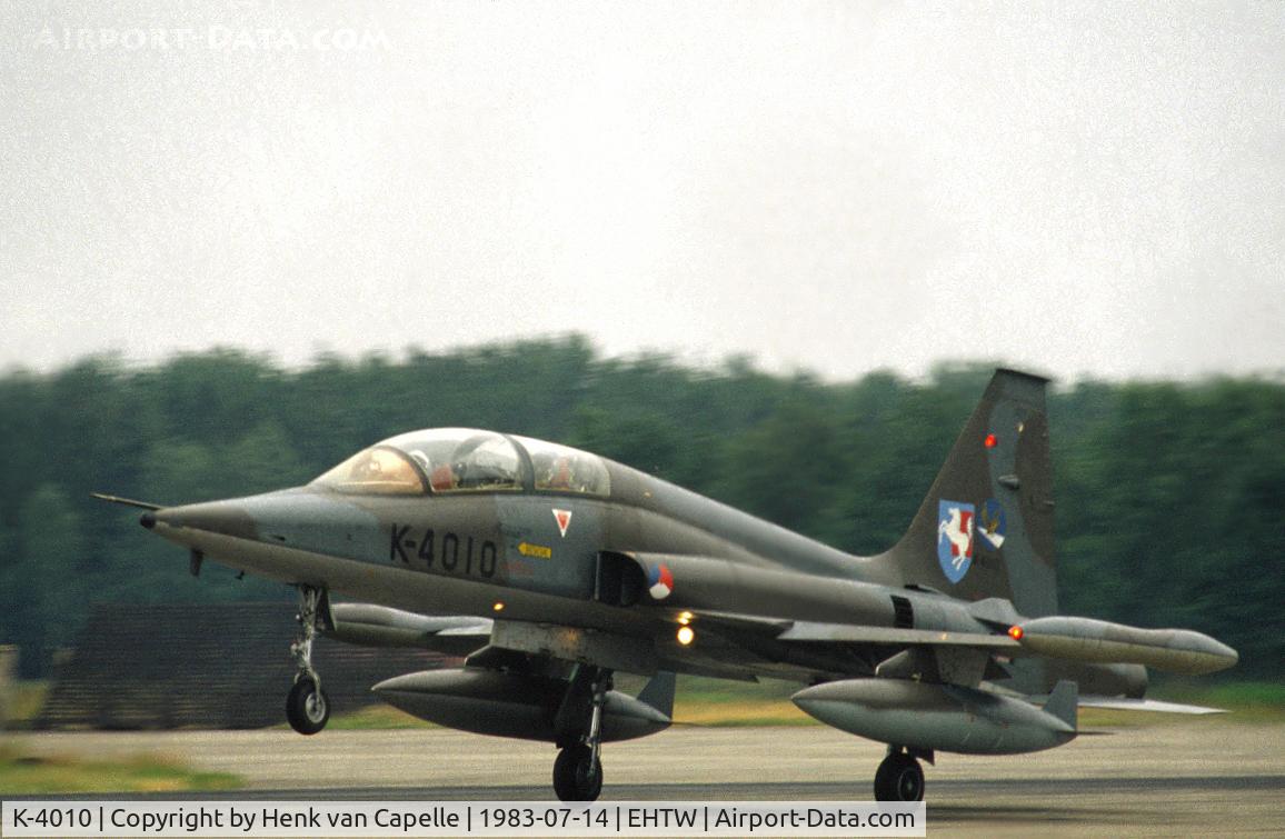 K-4010, 1969 Canadair NF-5B Freedom Fighter C/N 4010, NF-5B two-seat trainer of 313 squadron of the Royal Netherlands Air Force touching down at Twente air base. Note the badge of Luftwaffe wing JaboG 36 from adjacent Hopsten air base in Germany.