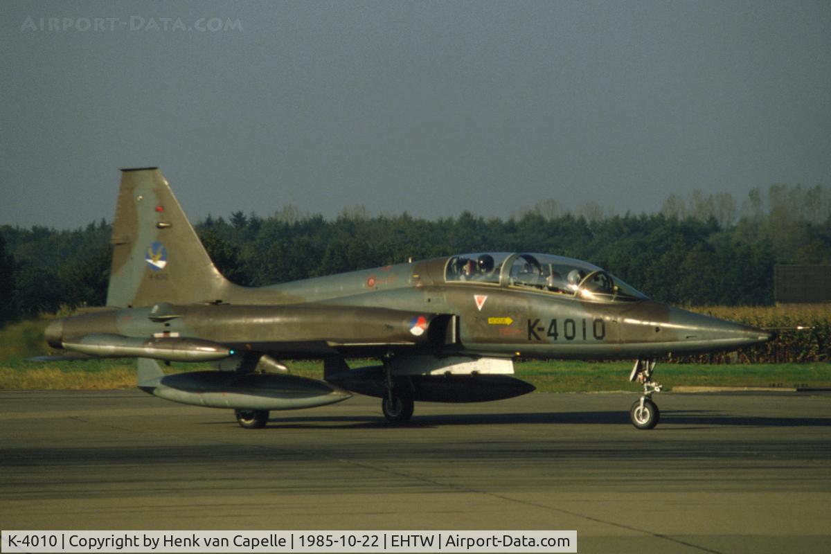 K-4010, 1969 Canadair NF-5B Freedom Fighter C/N 4010, NF-5B two-seat trainer of 313 squadron of the Royal Netherlands Air Force about to take off from Twente air base.