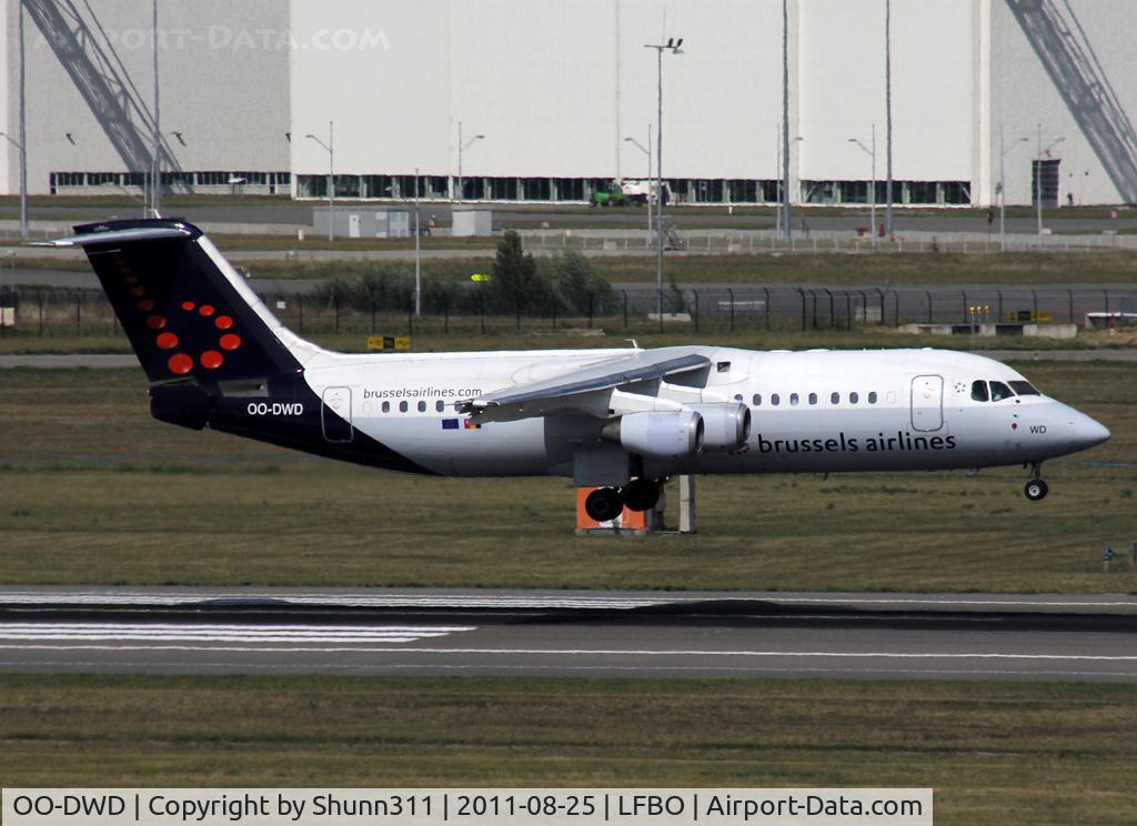 OO-DWD, 1998 British Aerospace Avro 146-RJ100 C/N E3324, Landing rwy 14R