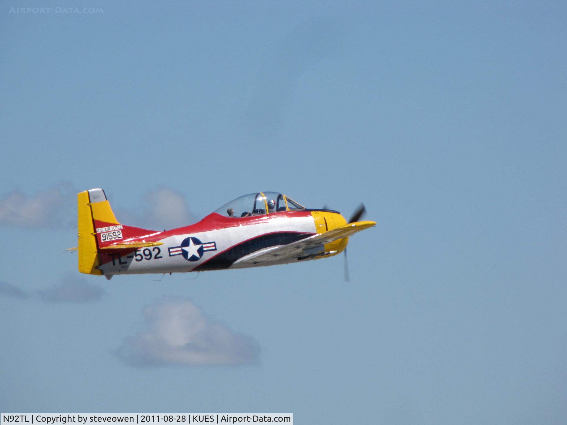 N92TL, 1949 North American T-28A Trojan C/N 49-1592, Wings over waukesha Airshow 2011