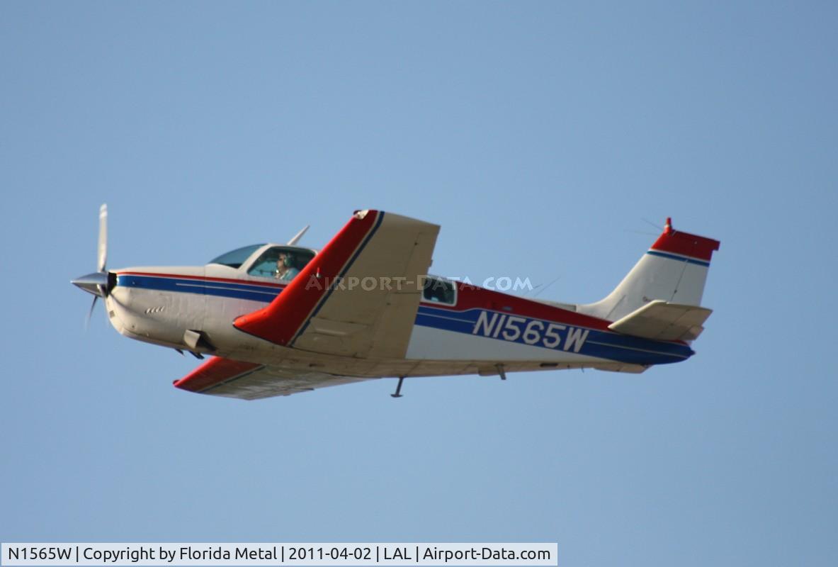 N1565W, 1972 Beech A36 Bonanza 36 C/N E-330, Beech A36