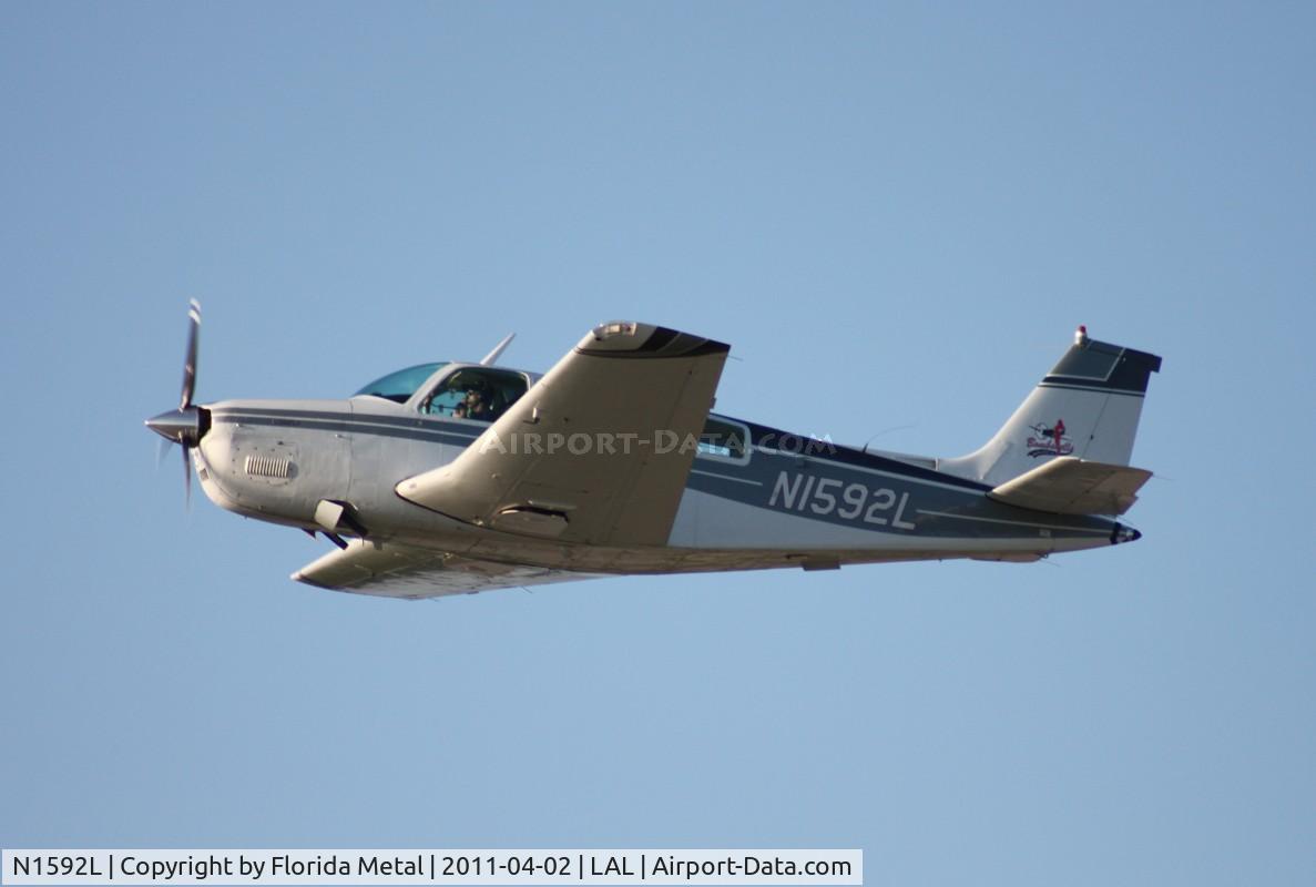 N1592L, 1976 Beech A36 Bonanza 36 C/N E-832, Beech A36