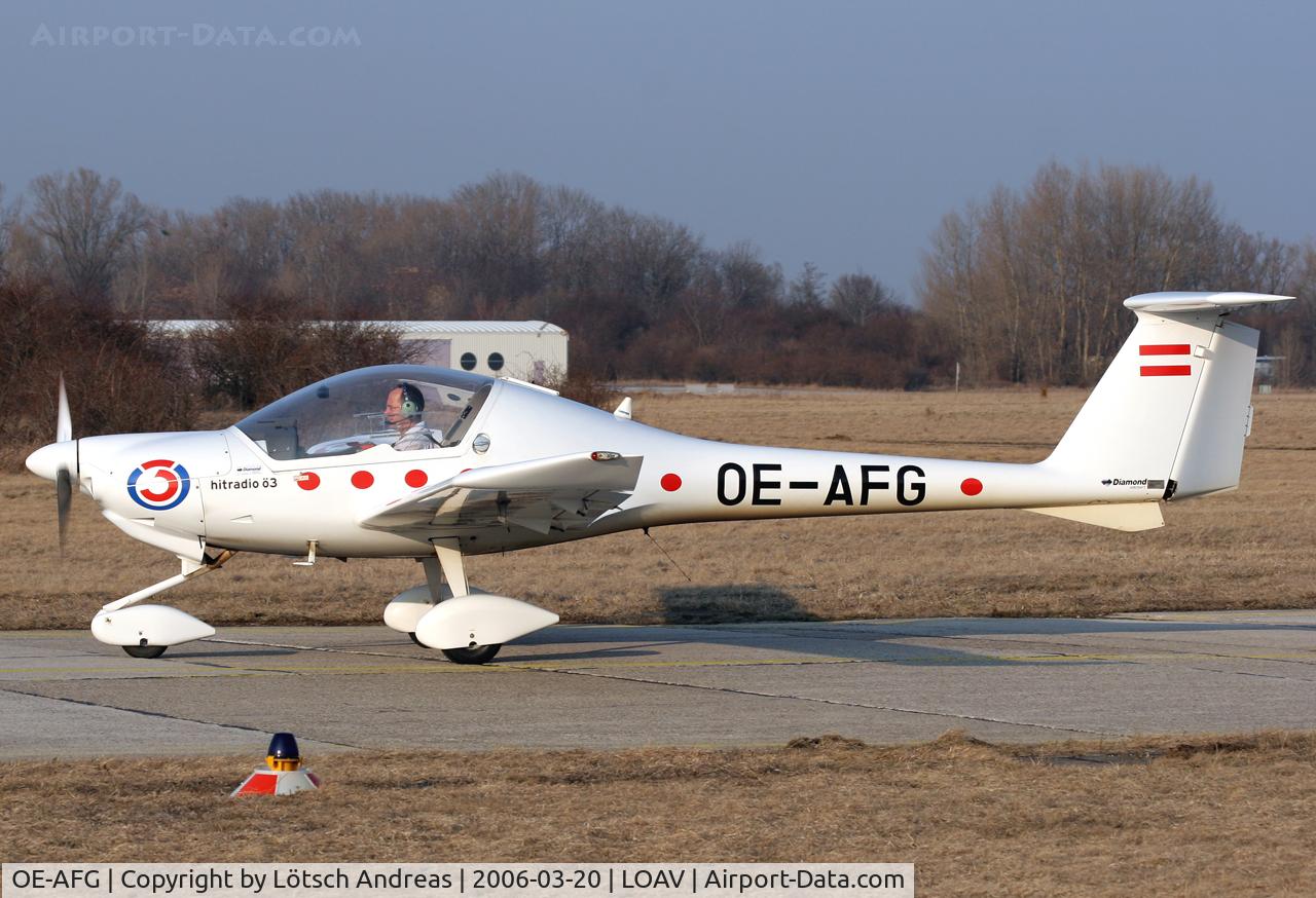 OE-AFG, Diamond DV-20 Katana C/N 20071, taxi to the Hangars
