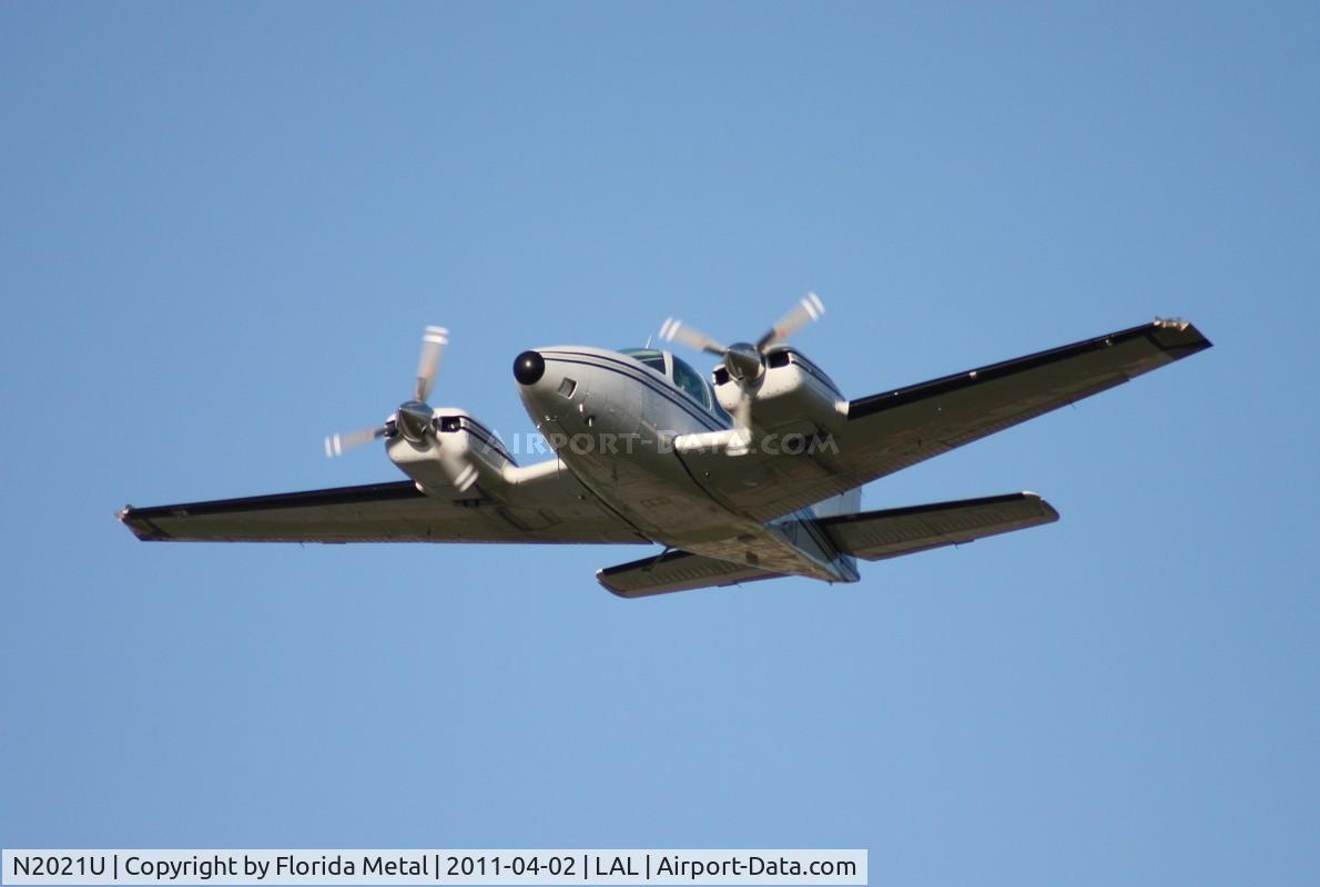N2021U, 1978 Beech 58 Baron C/N TH-957, Beech 58