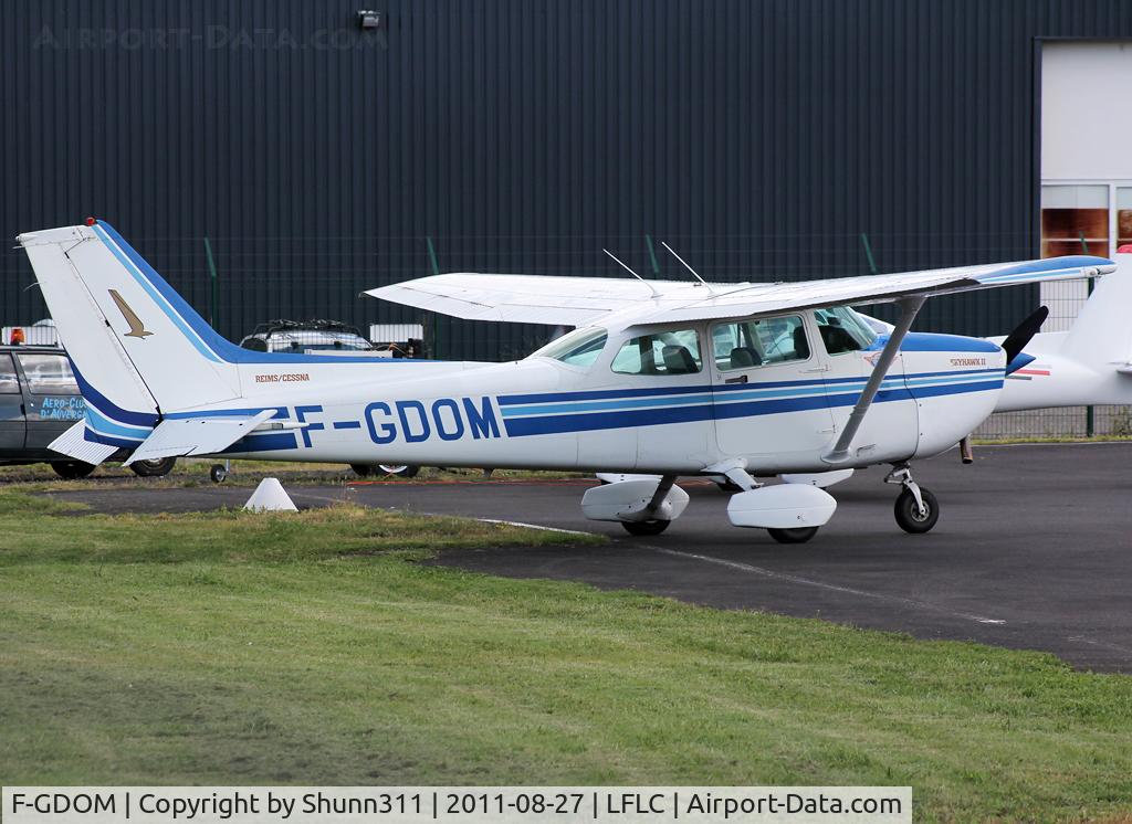 F-GDOM, Reims F172P C/N 2216, Parked at the Airclub...