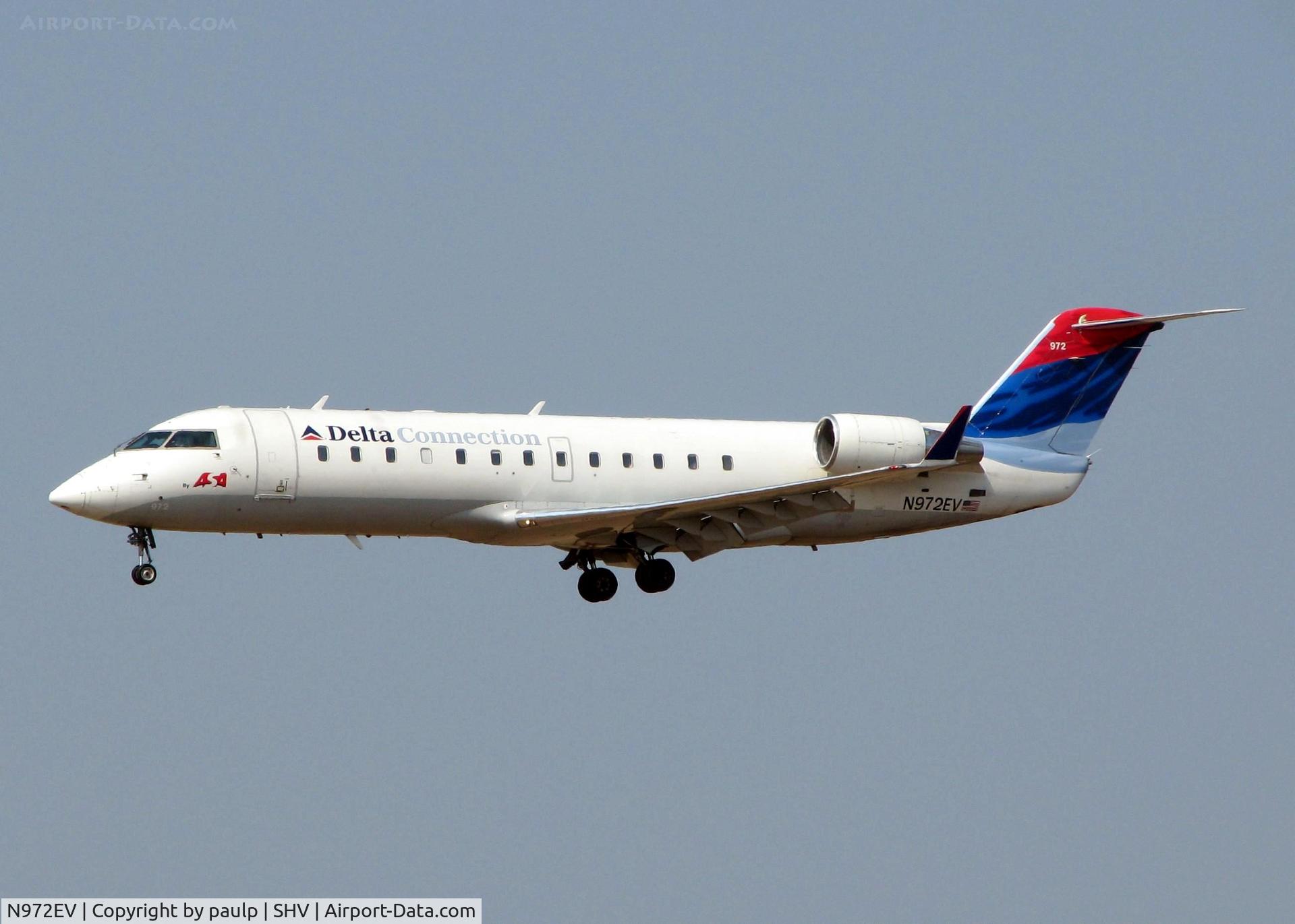 N972EV, 2001 Bombardier CRJ-200ER (CL-600-2B19) C/N 7534, Landing at Shreveport Regional.