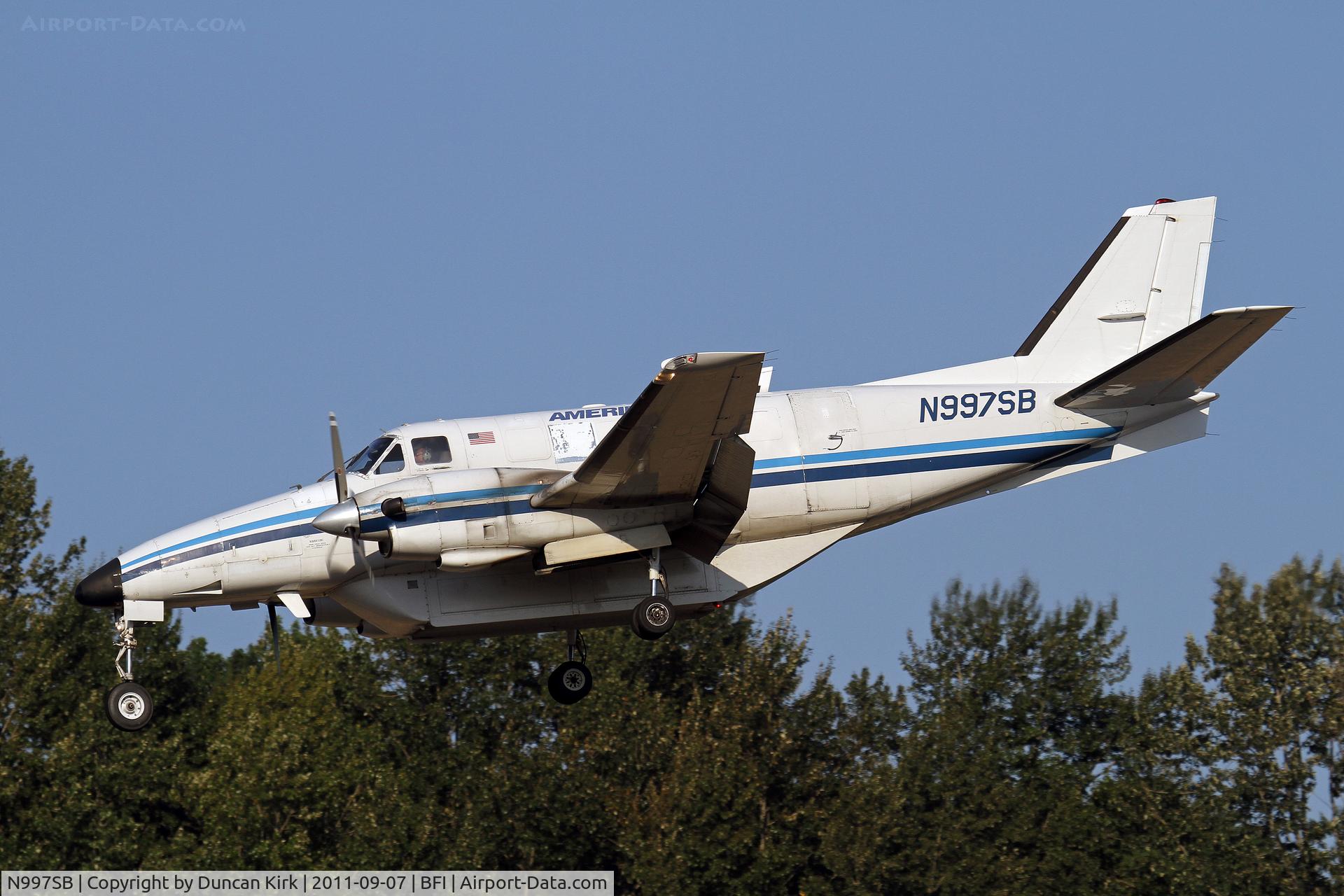 N997SB, 1982 Beech C99 Airliner C/N U-192, Short finals for BFI