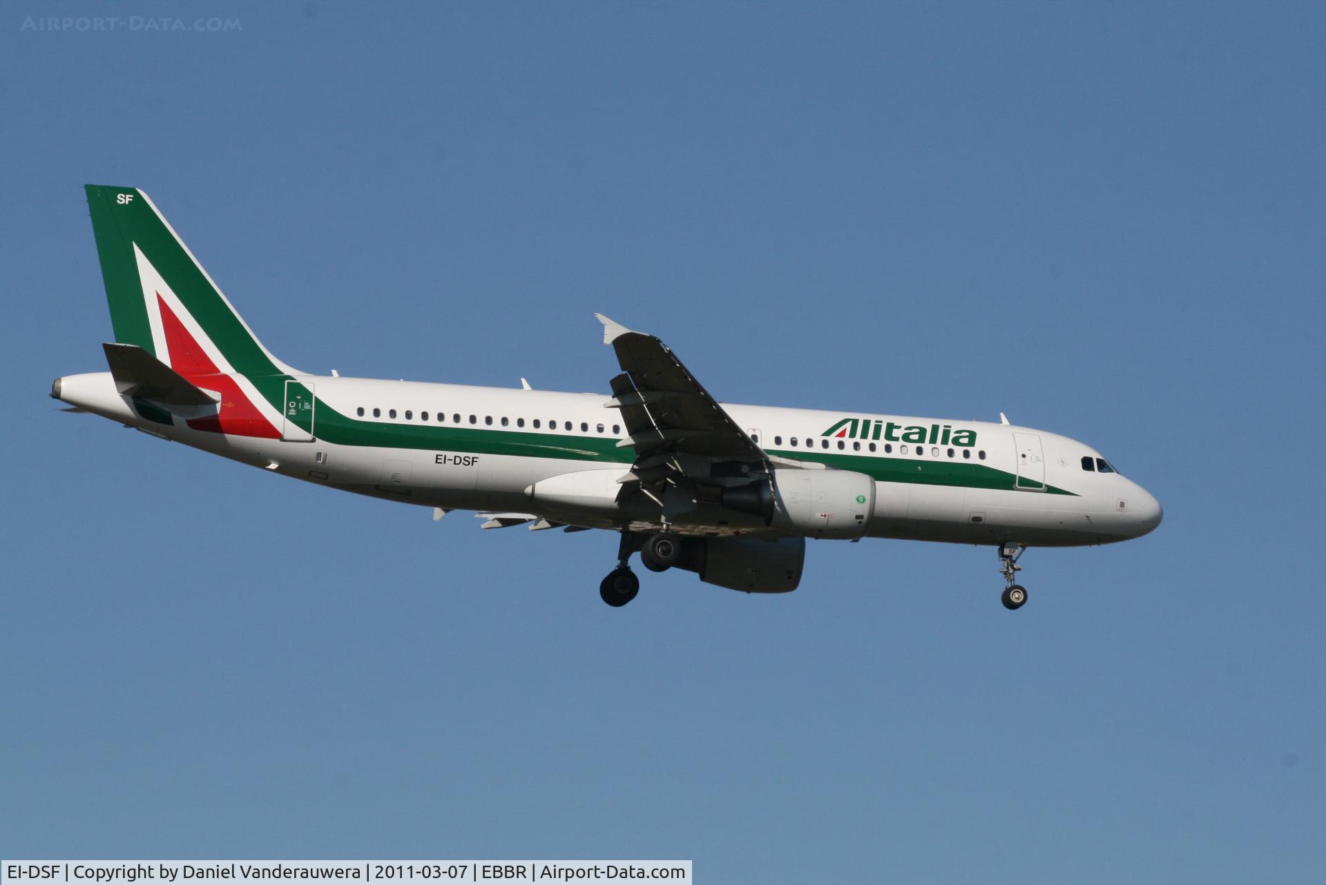 EI-DSF, 2007 Airbus A320-216 C/N 3080, Flight AZ156 is descending to RWY 02