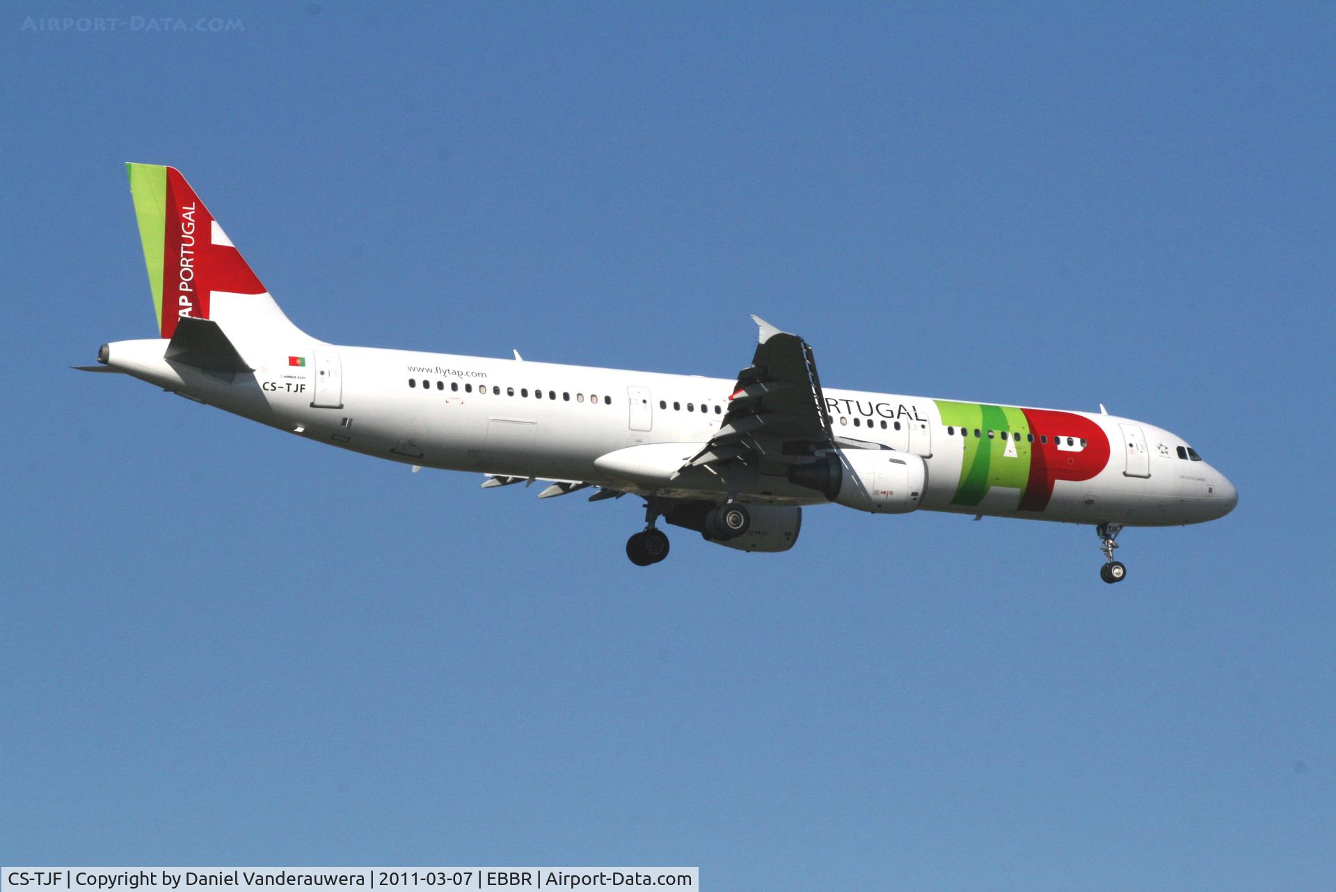 CS-TJF, 2000 Airbus A321-211 C/N 1399, Arrival of flight TP604 to RWY 02