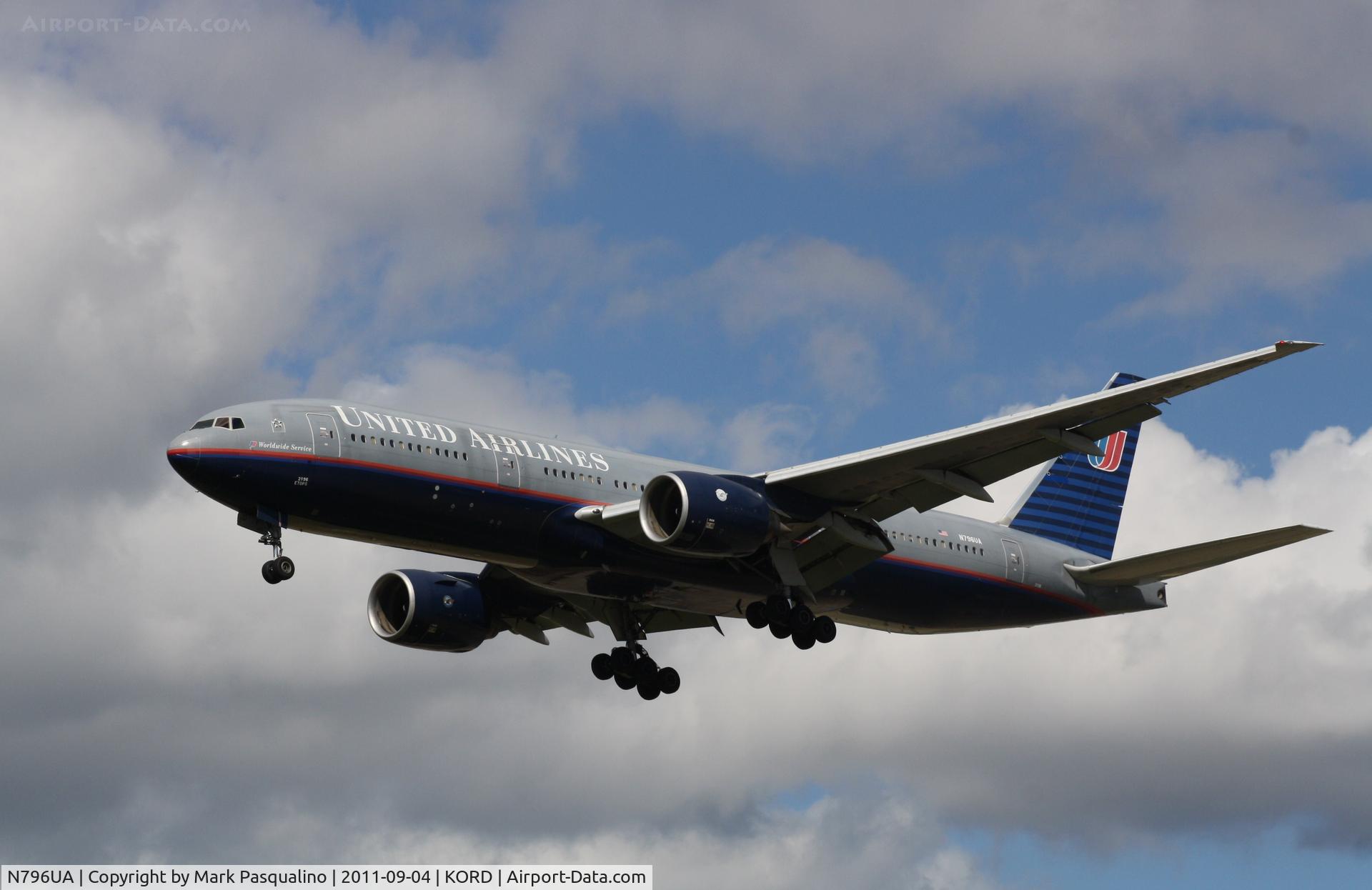 N796UA, 1998 Boeing 777-222 C/N 26931, Boeing 777-200