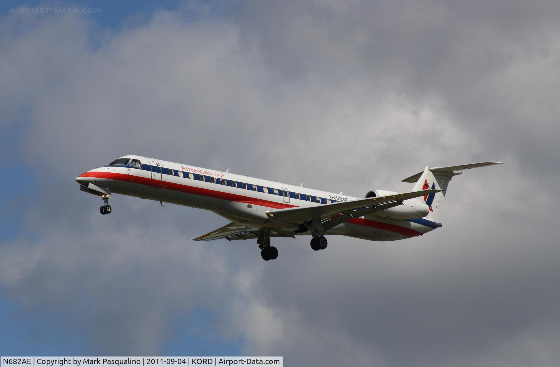 N682AE, 2004 Embraer ERJ-145LR (EMB-145LR) C/N 14500826, EMB-145LR