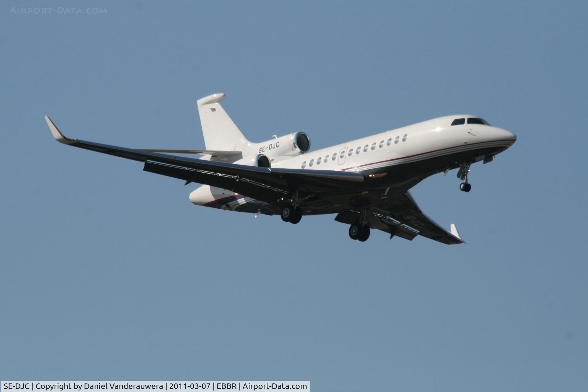 SE-DJC, 2009 Dassault Falcon 7X C/N 078, Arrival to RWY 02