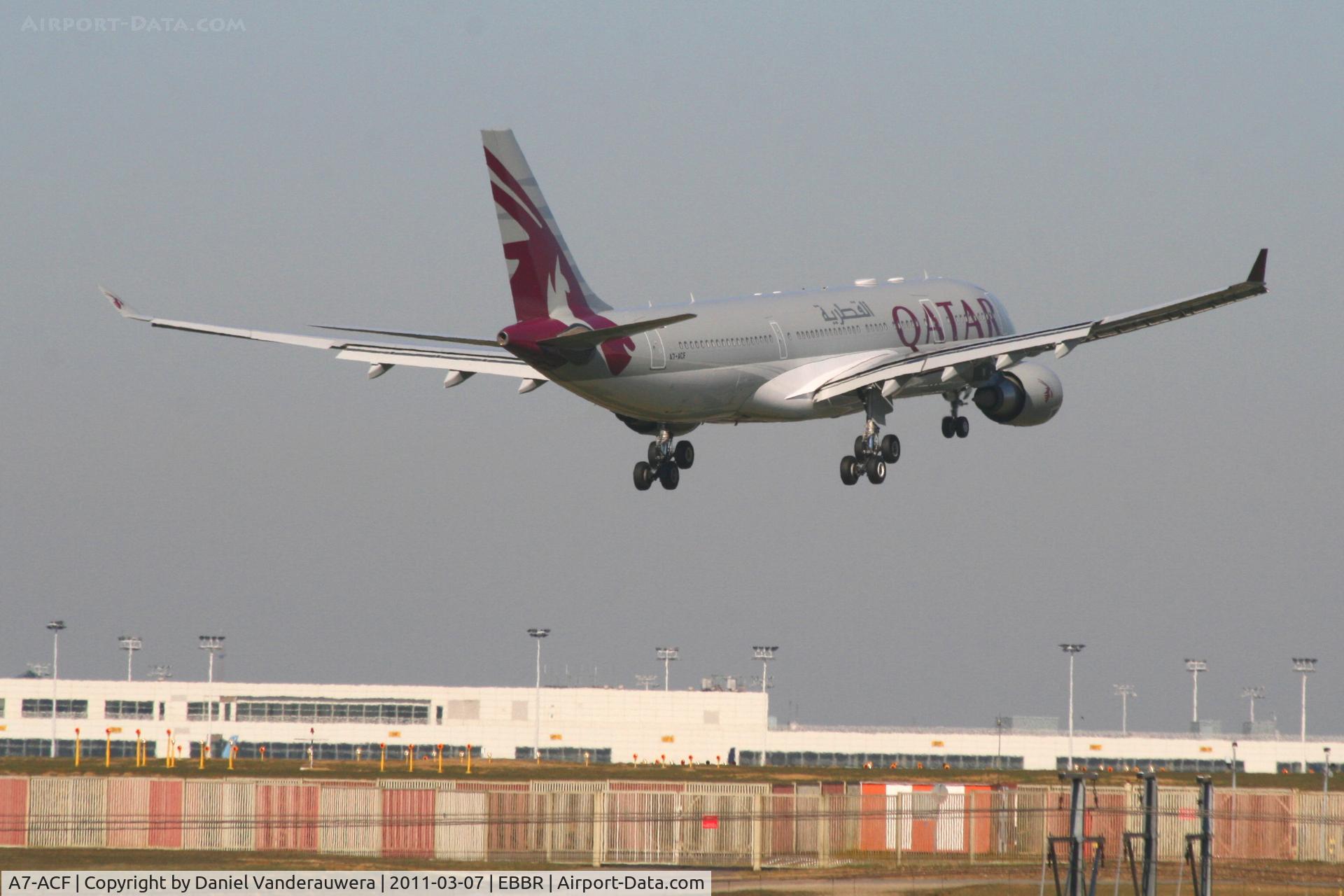 A7-ACF, 2004 Airbus A330-202 C/N 638, Flight QR941 is descending to RWY 02