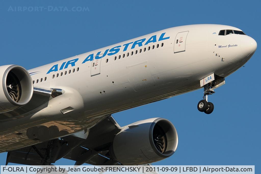 F-OLRA, 2011 Boeing 777-29MLR C/N 40955, landing 23