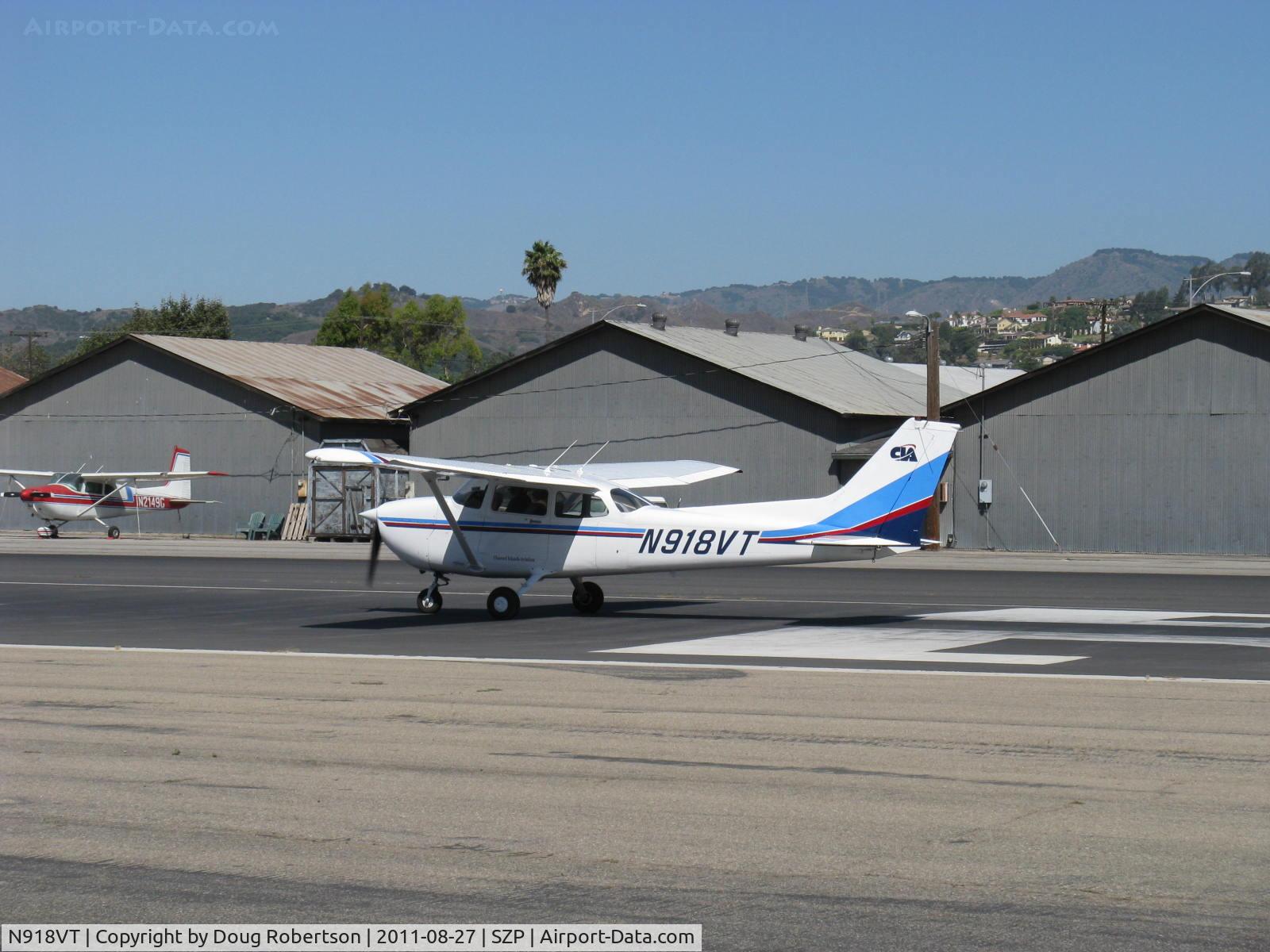 N918VT, Cessna 172P C/N 17275241, 1982 Cessna 172P SKYHAWK, Lycoming O-320-D2J 160 Hp, takeoff roll Rwy 22