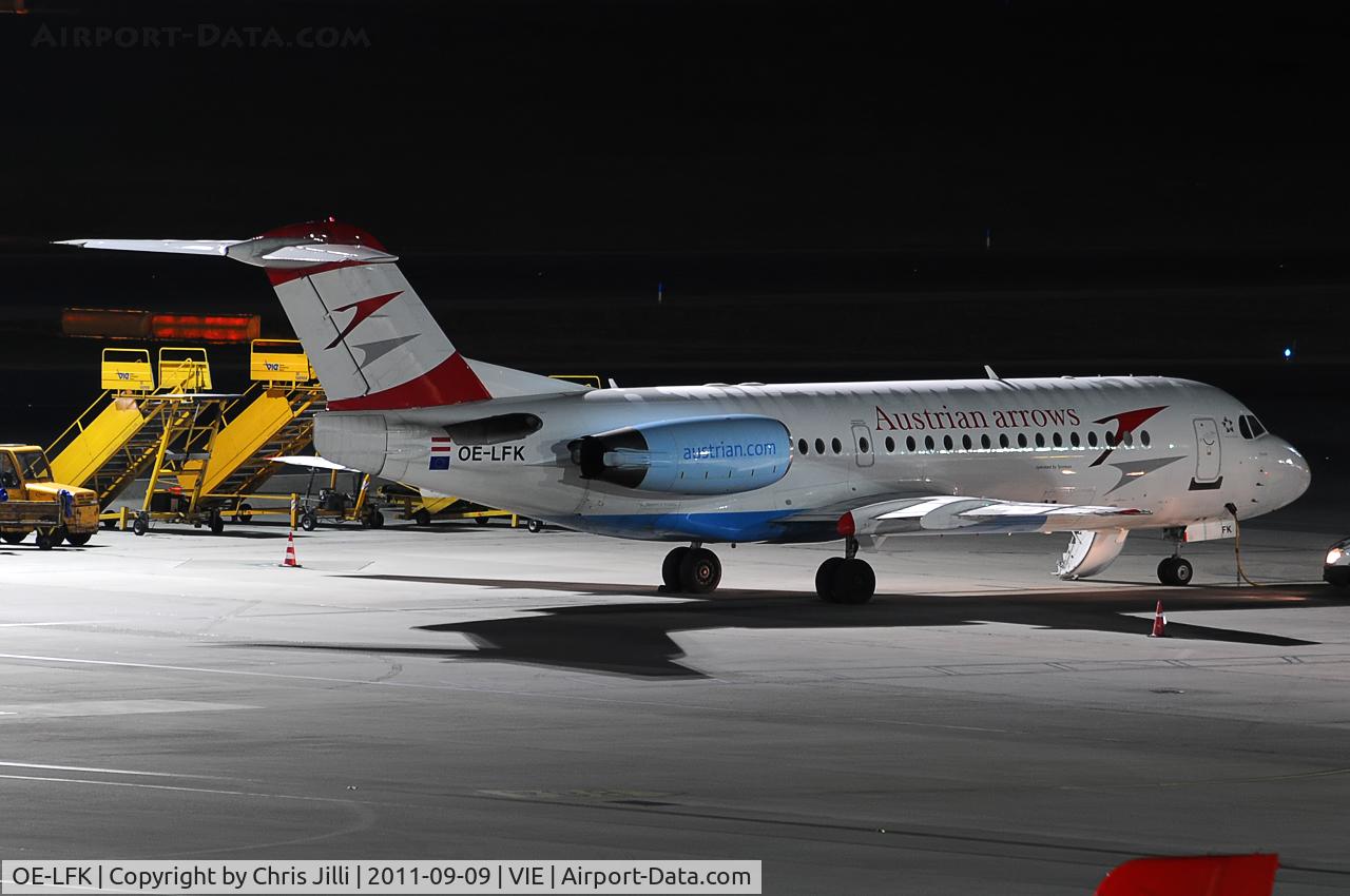 OE-LFK, 1995 Fokker 70 (F-28-0070) C/N 11555, Austrian arrows