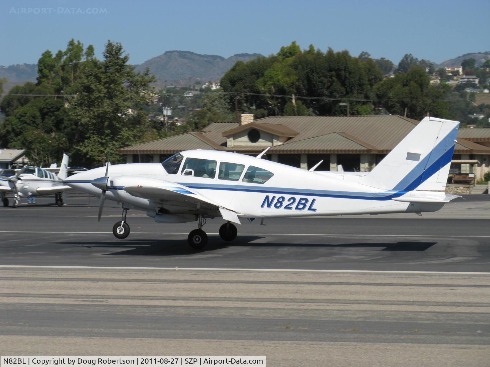 N82BL, Piper PA-23-250 C/N 27-7754049, 1976 Piper PA-23-250 AZTEC, two Lycoming IO-540-C4B5 250 Hp each, landing Rwy 22