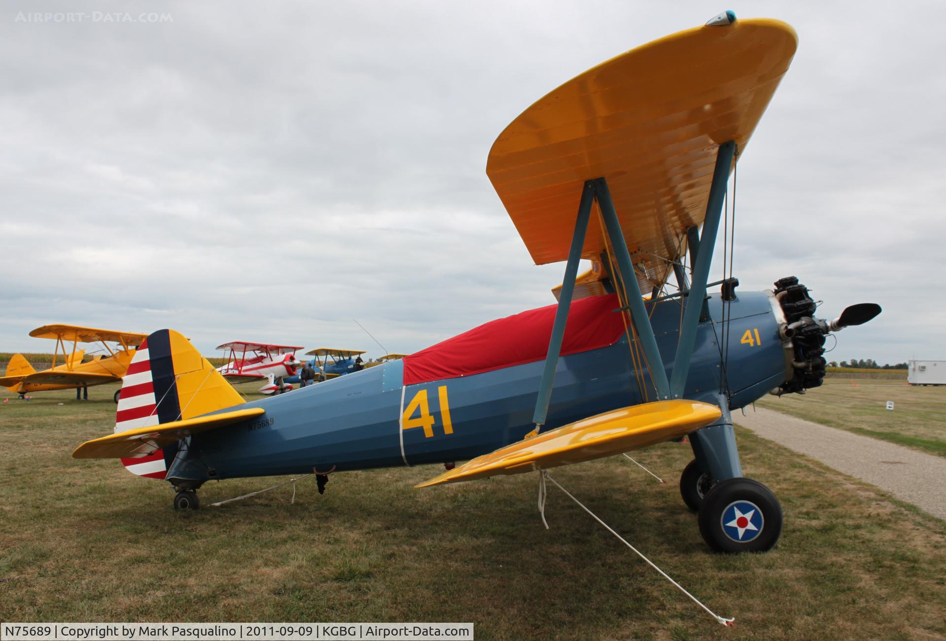 N75689, 1941 Boeing E75N1 C/N 75-8610, Stearman