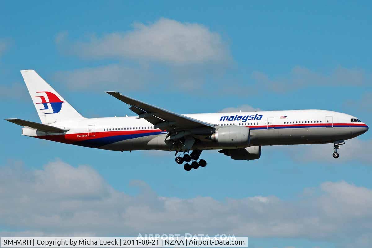 9M-MRH, 1998 Boeing 777-2H6/ER C/N 28415, At Auckland