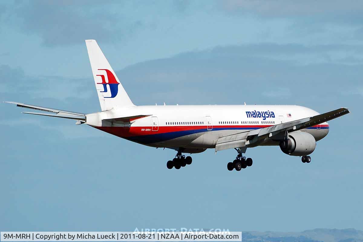 9M-MRH, 1998 Boeing 777-2H6/ER C/N 28415, At Auckland