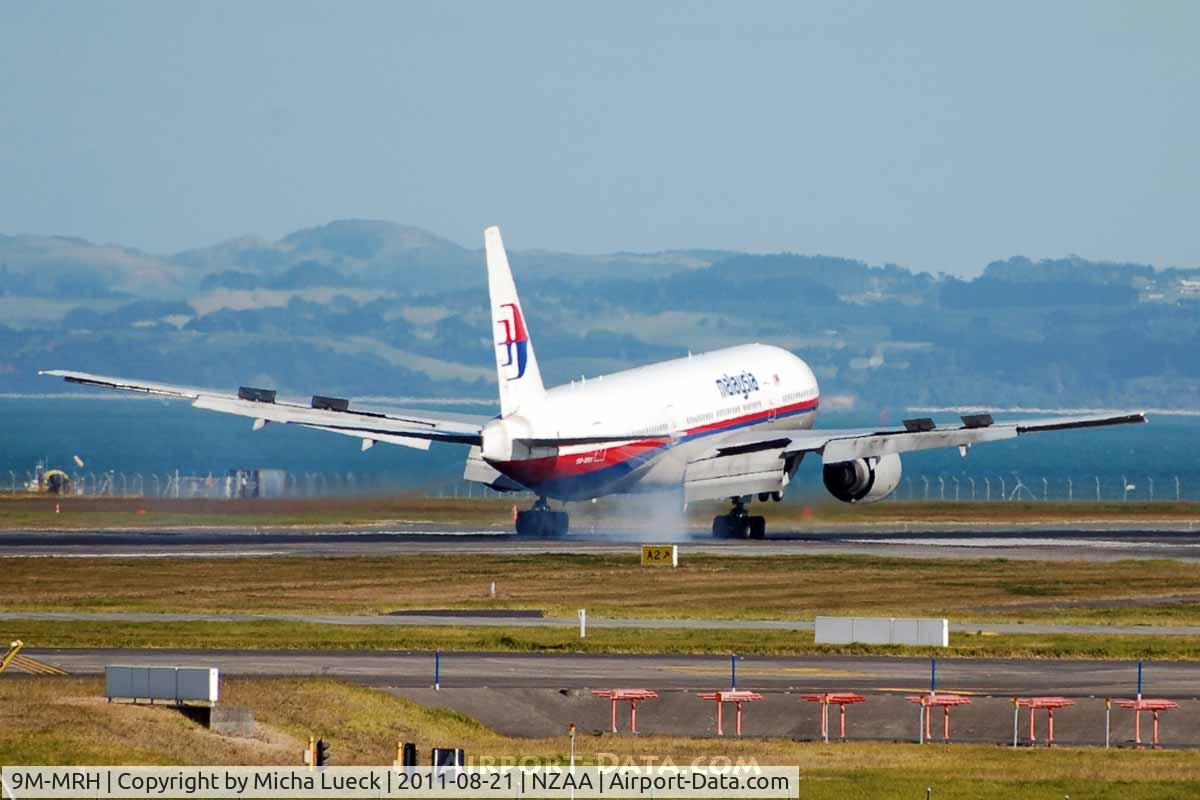 9M-MRH, 1998 Boeing 777-2H6/ER C/N 28415, At Auckland