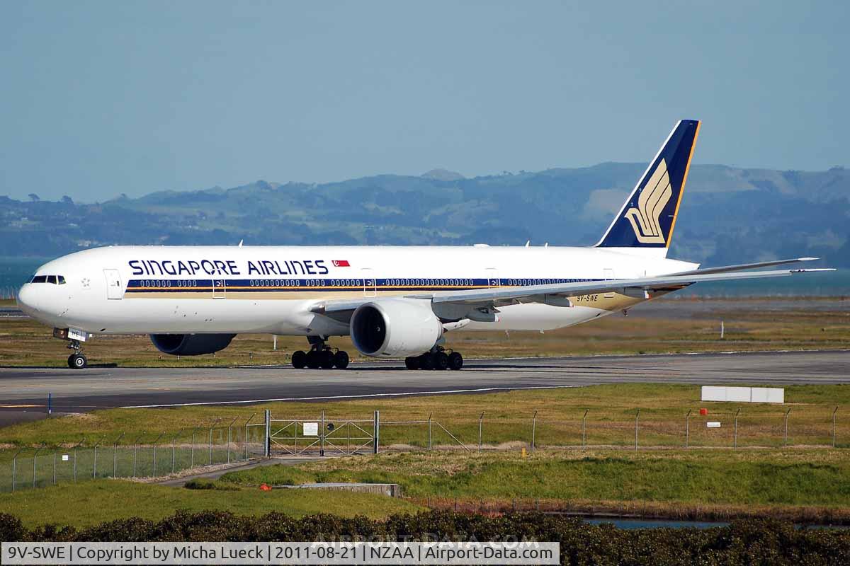 9V-SWE, 2006 Boeing 777-312/ER C/N 34570, At Auckland