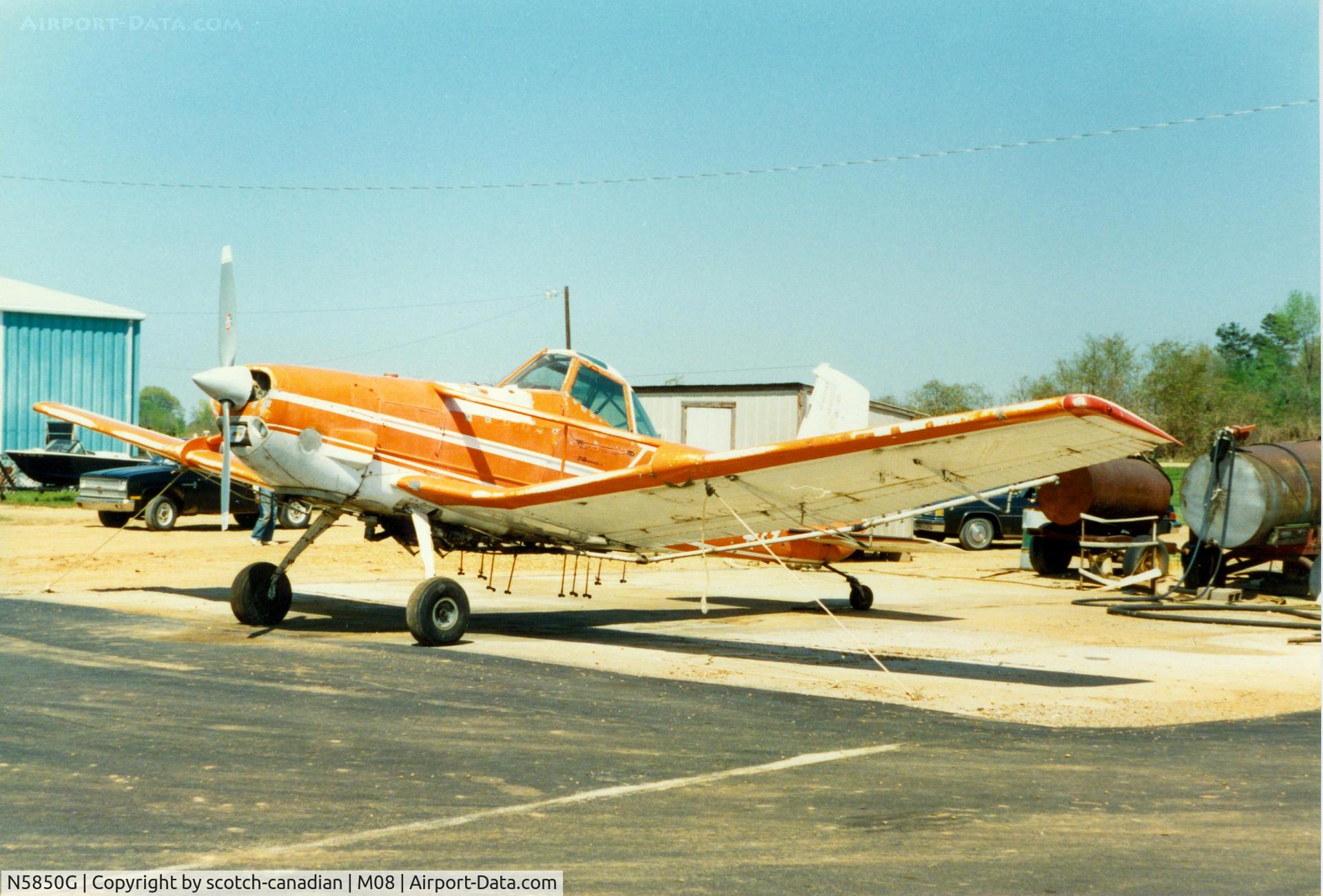 N5850G, 1973 Cessna A188B C/N 18801153, Cessna A188B Agwagon N5850G at William L. Whitehurst Field, Bolivar, TN - April 1989