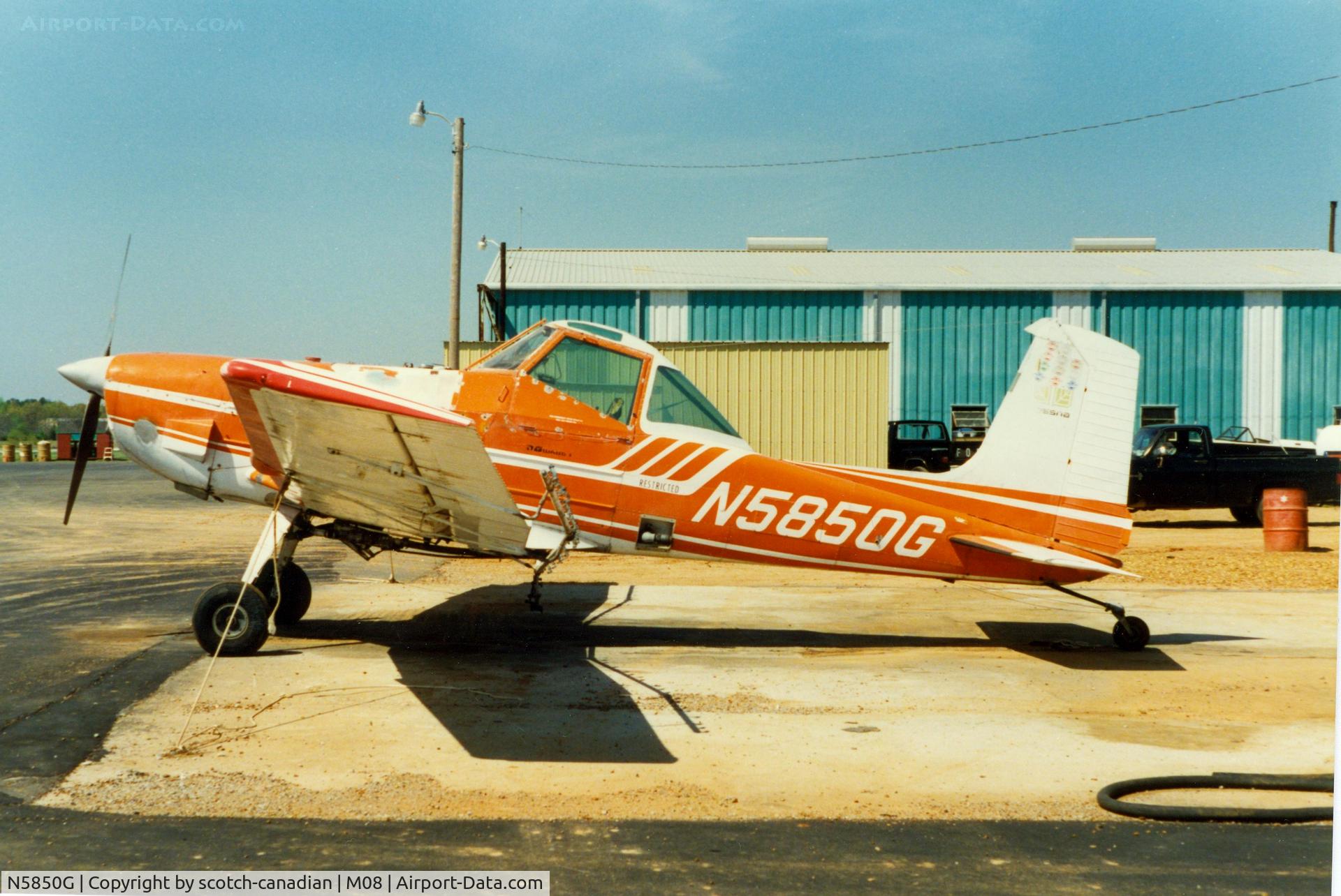 N5850G, 1973 Cessna A188B C/N 18801153, Cessna A188B Agwagon N5850G at William L. Whitehurst Field, Bolivar, TN - April 1989