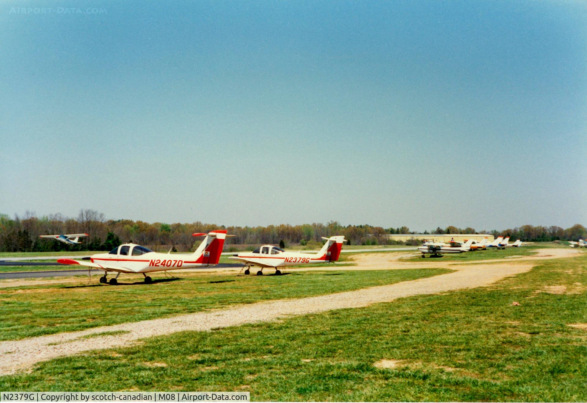 N2379G, 1979 Piper PA-38-112 Tomahawk Tomahawk C/N 38-79A0509, 1979 Piper PA-38-112 N2379G at Bolivar Aviation, William L. Whitehurst Field, Bolivar, TN - April 1989