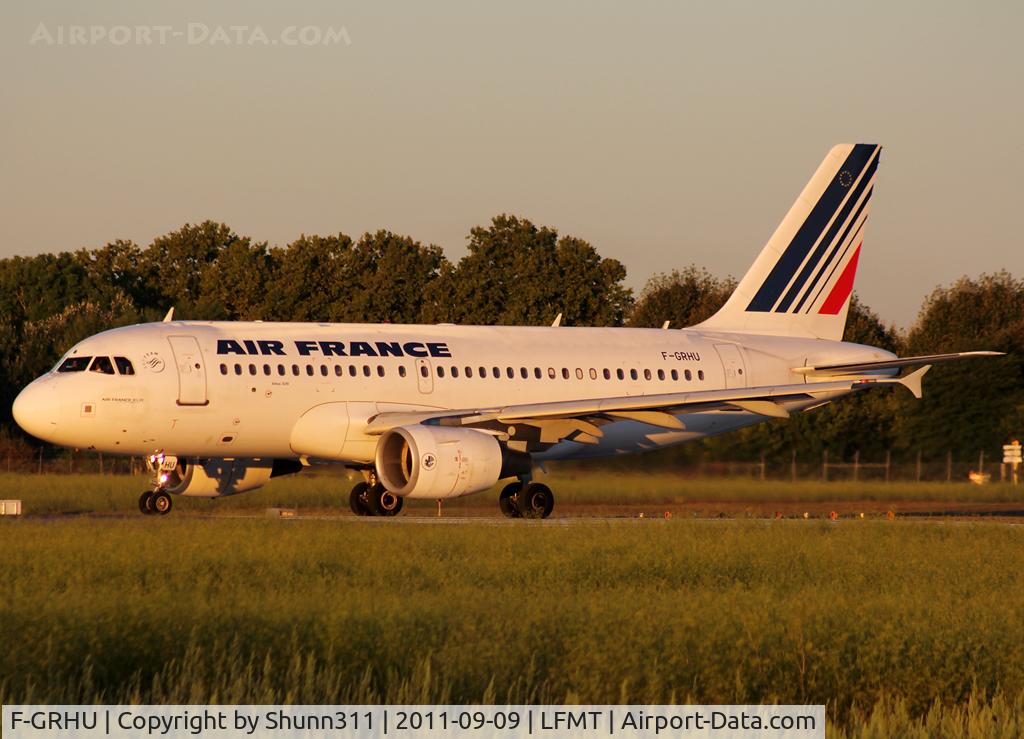 F-GRHU, 2001 Airbus A319-111 C/N 1471, Taking off...