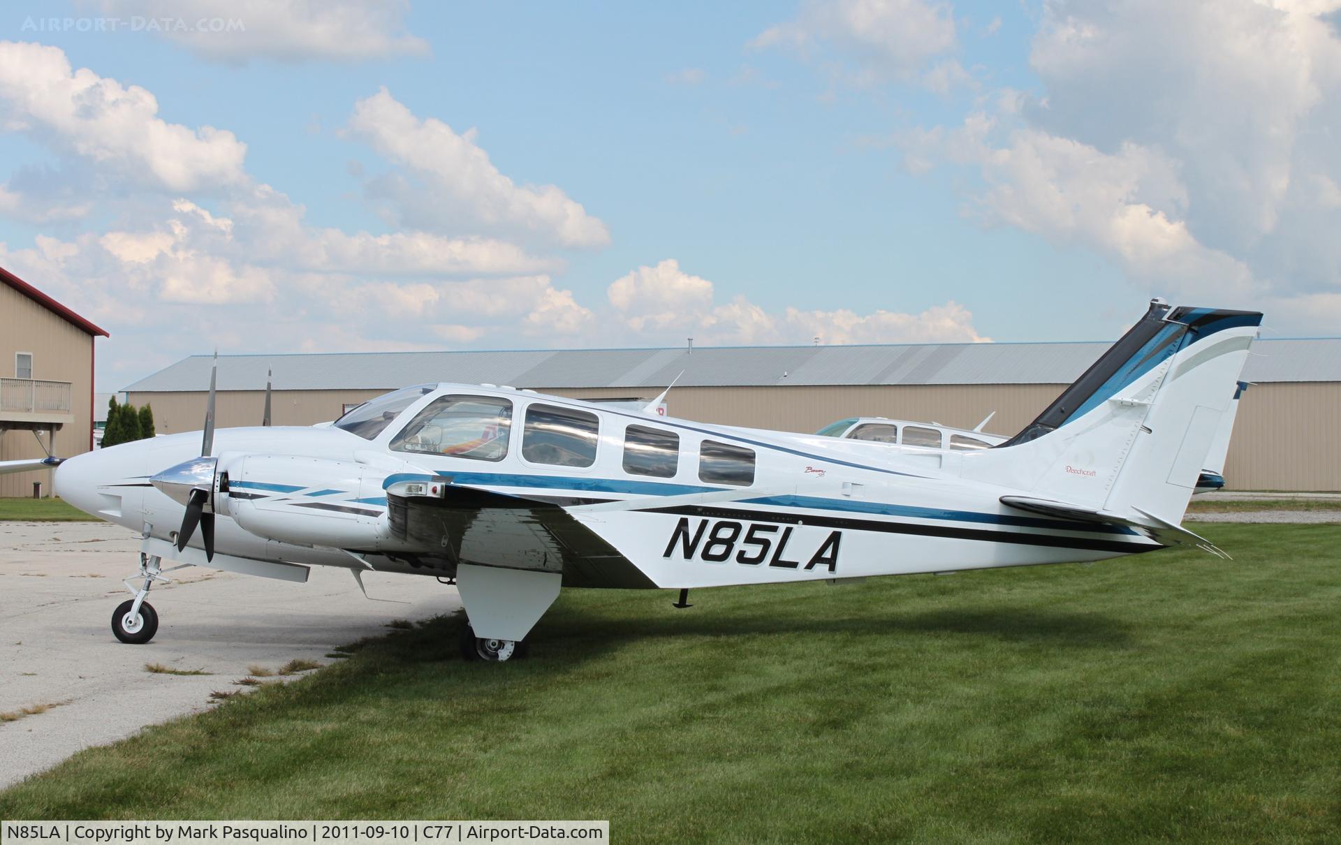 N85LA, Raytheon Aircraft Company 58 C/N TH-2100, Raytheon 58