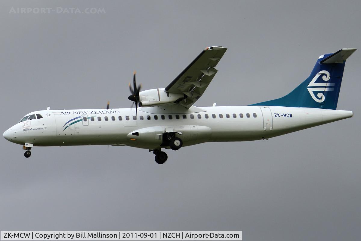 ZK-MCW, 2000 ATR 72-212A C/N 646, in towards 02