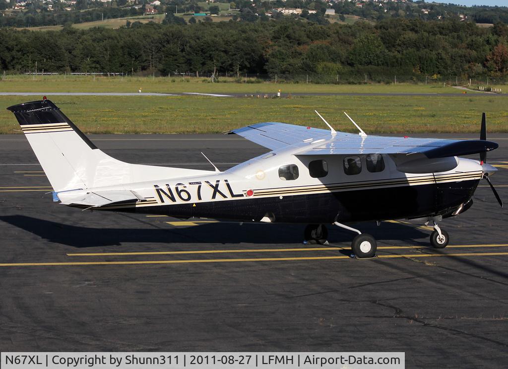 N67XL, Cessna P210N Pressurised Centurion C/N P21000815, Parked...
