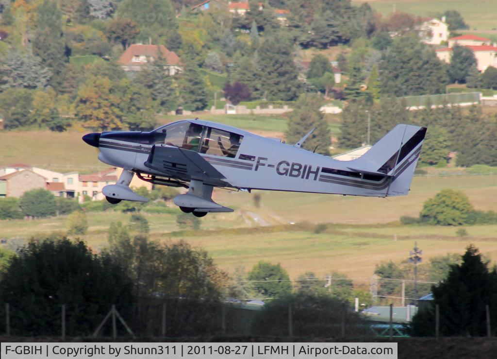 F-GBIH, Robin DR-400-160 Chevalier C/N 1327, On take off...
