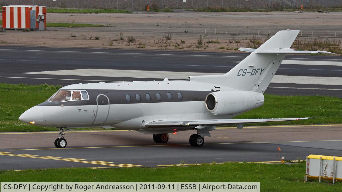 CS-DFY, 2003 Raytheon Hawker 800XP C/N 258663, Arriving from Ufa