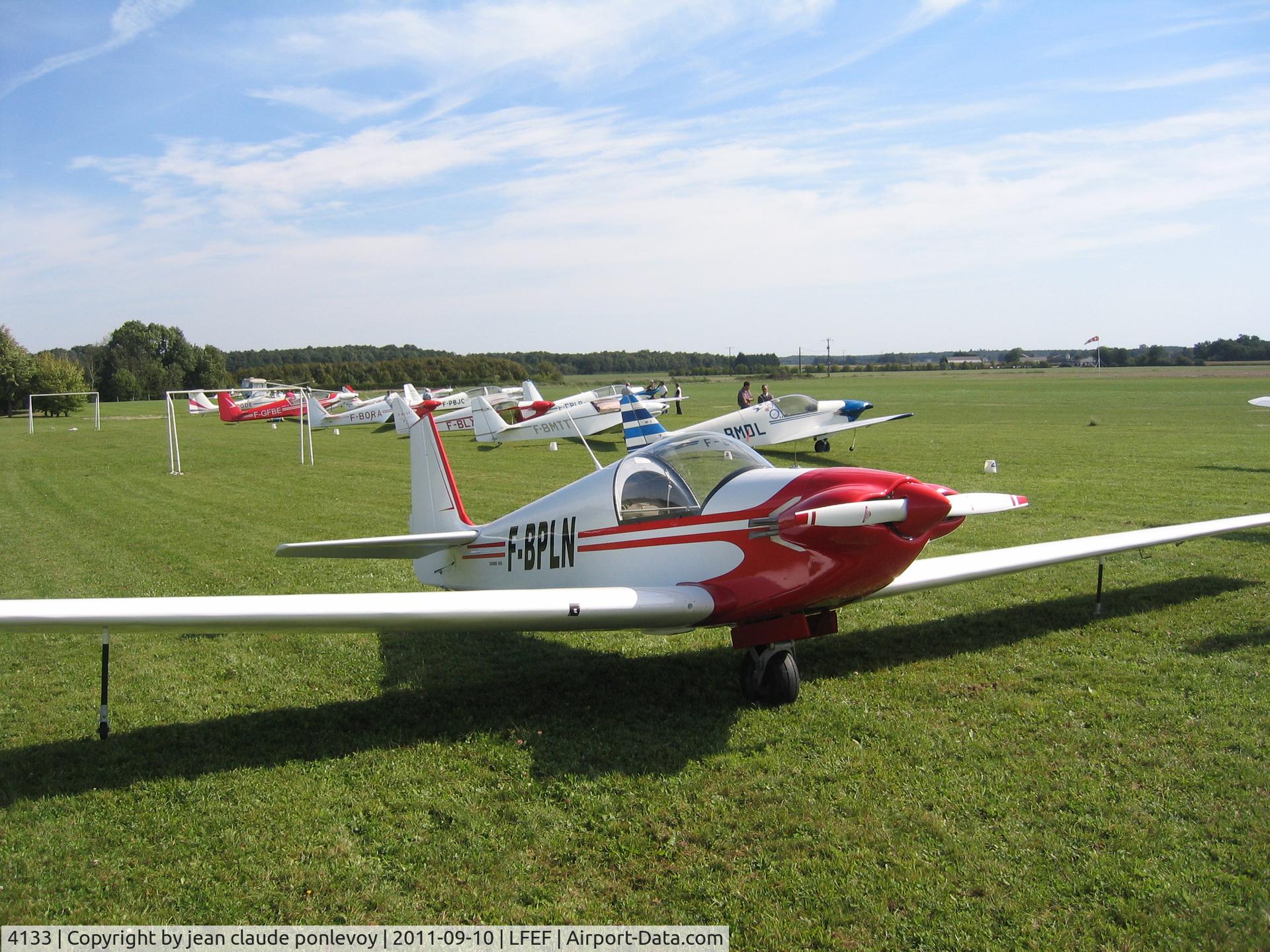 4133, 1968 Sportavia-Putzer Fournier RF-4D C/N 4133, Reconstruction totale de l'appareil: cellule, moteur, train; cet avion est neuf! (total reconstruction of the device: cell, motor train; this aircraft is new!) 