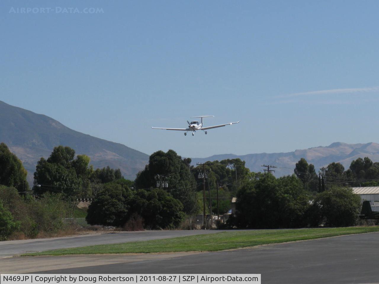 N469JP, Diamond DA-40 Diamond Star C/N 40.469, Diamond Aircraft Ind. DIAMOND DA-40 DIAMOND STAR, Lycoming IO-360-M1A 180 Hp, on final Rwy 22