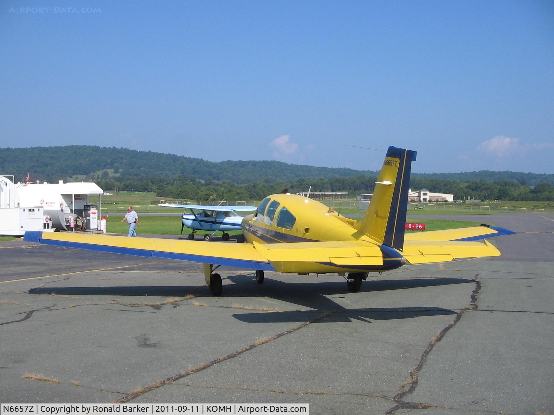 N6657Z, 1979 Beech F33A Bonanza C/N CE-874, Orange