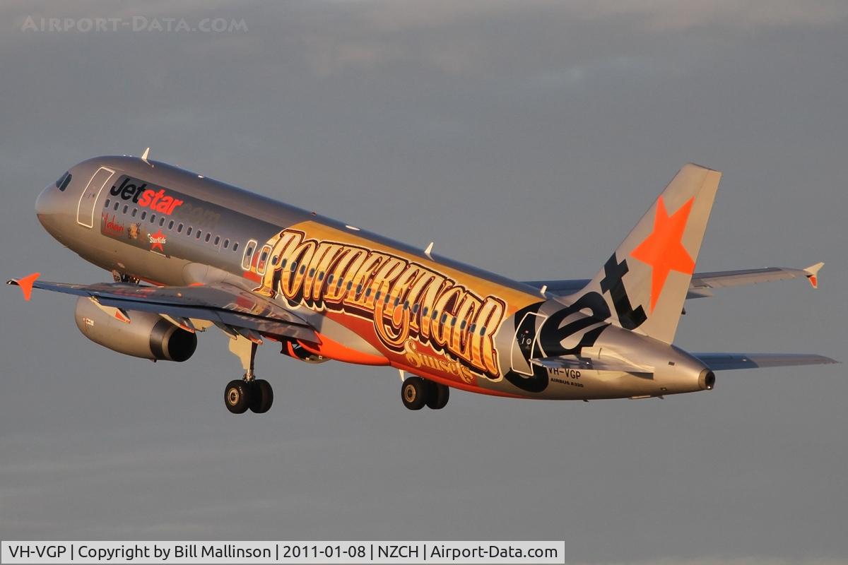 VH-VGP, 2010 Airbus A320-232 C/N 4343, nice colours !