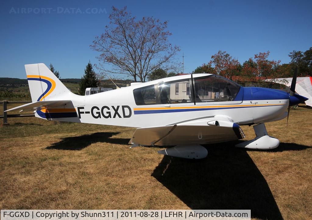 F-GGXD, Robin DR-400-120 Dauphin 2+2 C/N 1882, Parked...