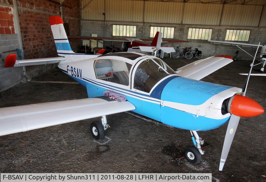 F-BSAV, Socata MS-893A Rallye Commodore 180 C/N 11457, Hangared...