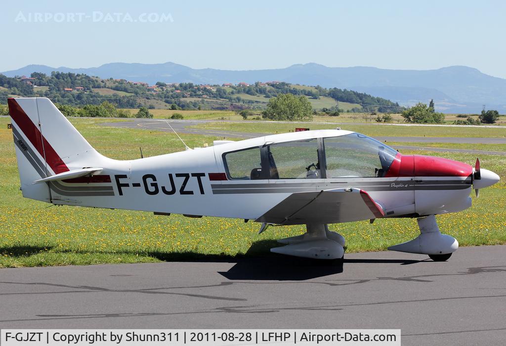 F-GJZT, Robin DR-400-140B Major C/N 2025, Parked...